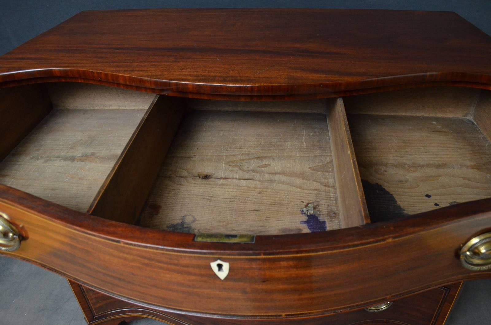 Early 19th Century Regency Mahogany Serpentine Chest of Drawers