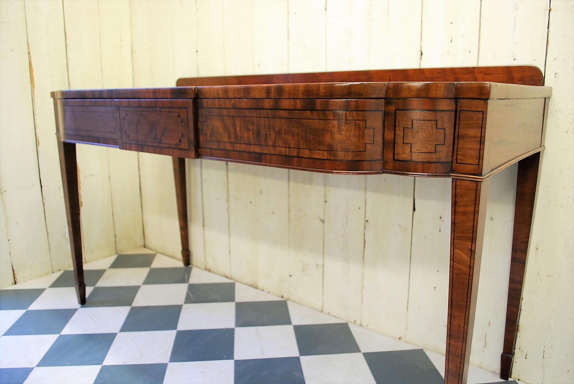 Regency Mahogany Serving Table or Console Table In Good Condition For Sale In Winchcombe, Gloucesteshire