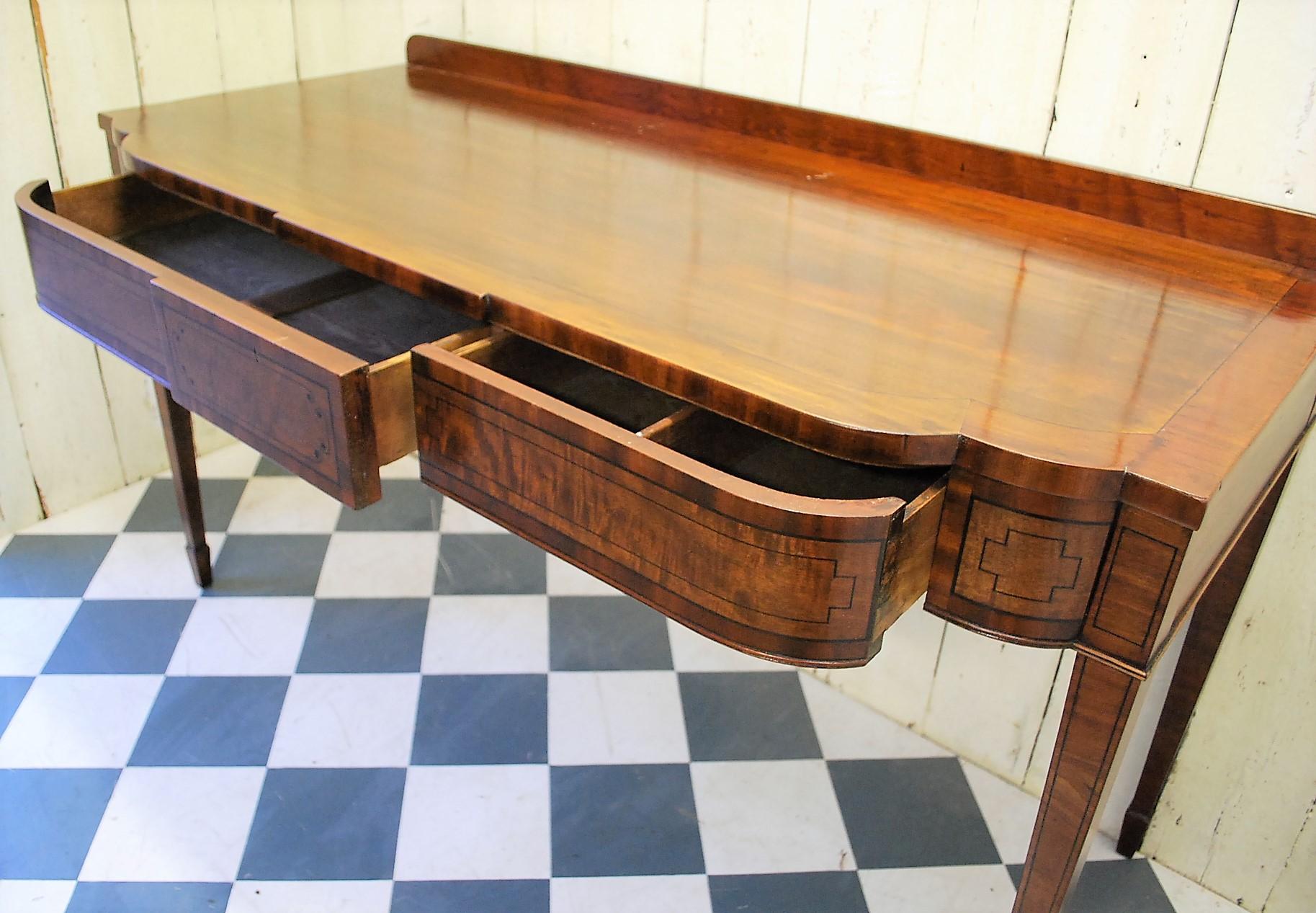 Early 19th Century Regency Mahogany Serving Table or Console Table For Sale