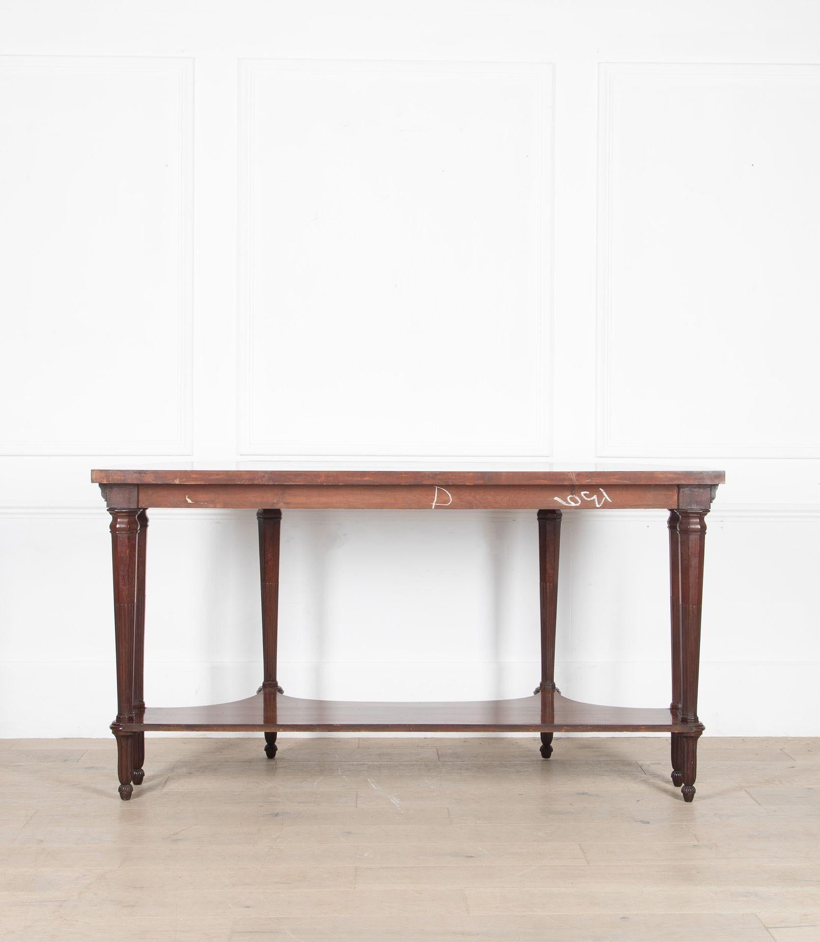 Table de service Regency en acajou en vente 9