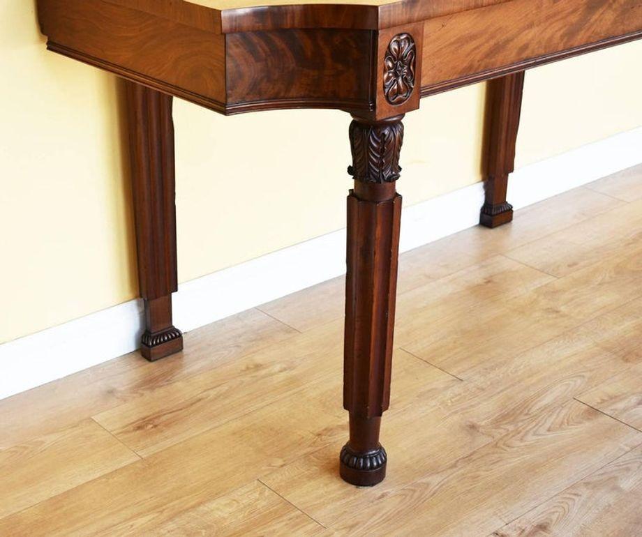 Tavolo da portata Regency in mogano con guida in ottone (a) Gallery
Codice articolo: S25-590
Un tavolo da portata in mogano del periodo Regency di alta qualità, che mostra l'eleganza e la maestria tipica del design dell'inizio del XIX secolo. Il
