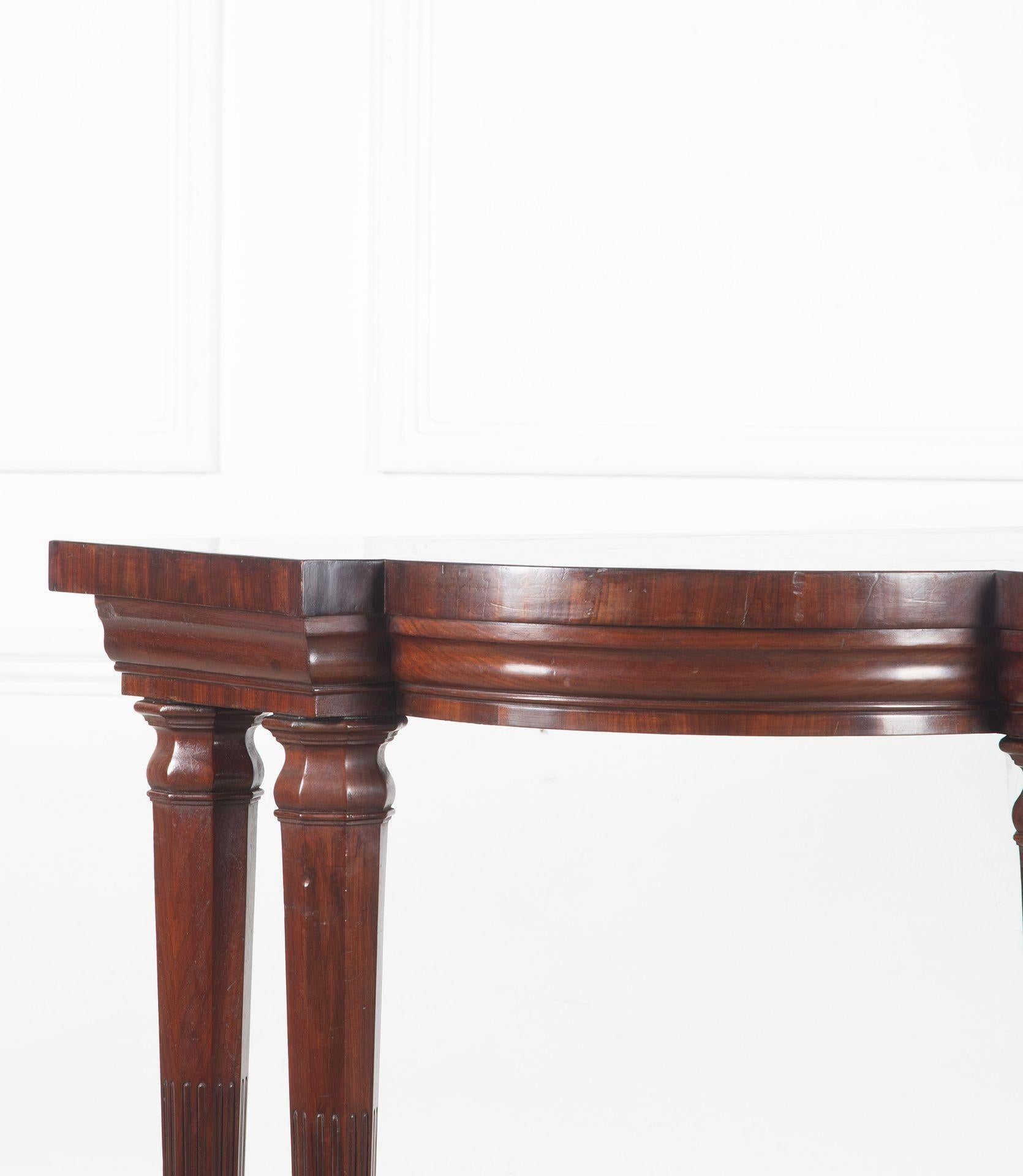 Table de service Regency en acajou en vente 1