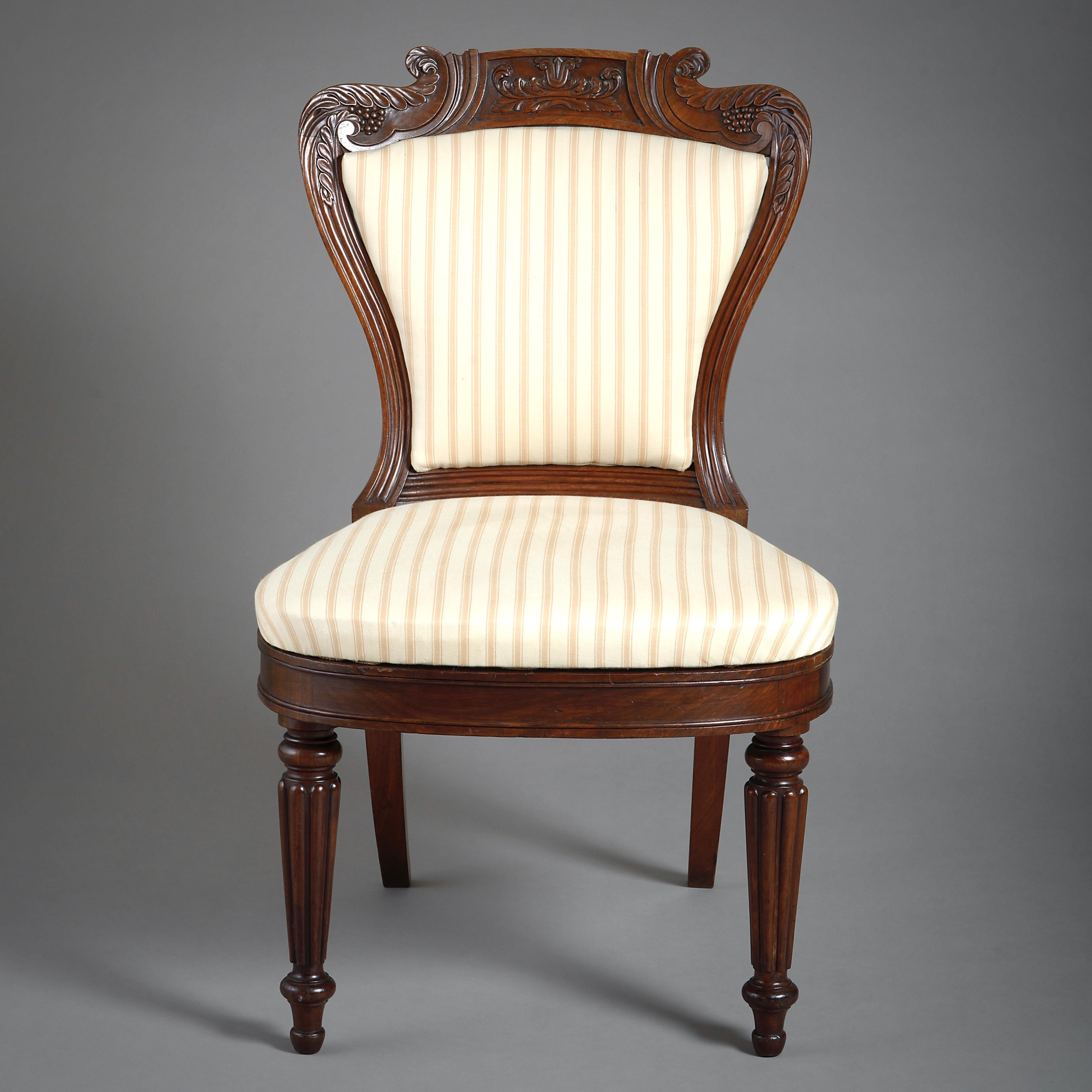 Acajou Chaise d'appoint en acajou de style Régence attribuée à Gillows en vente