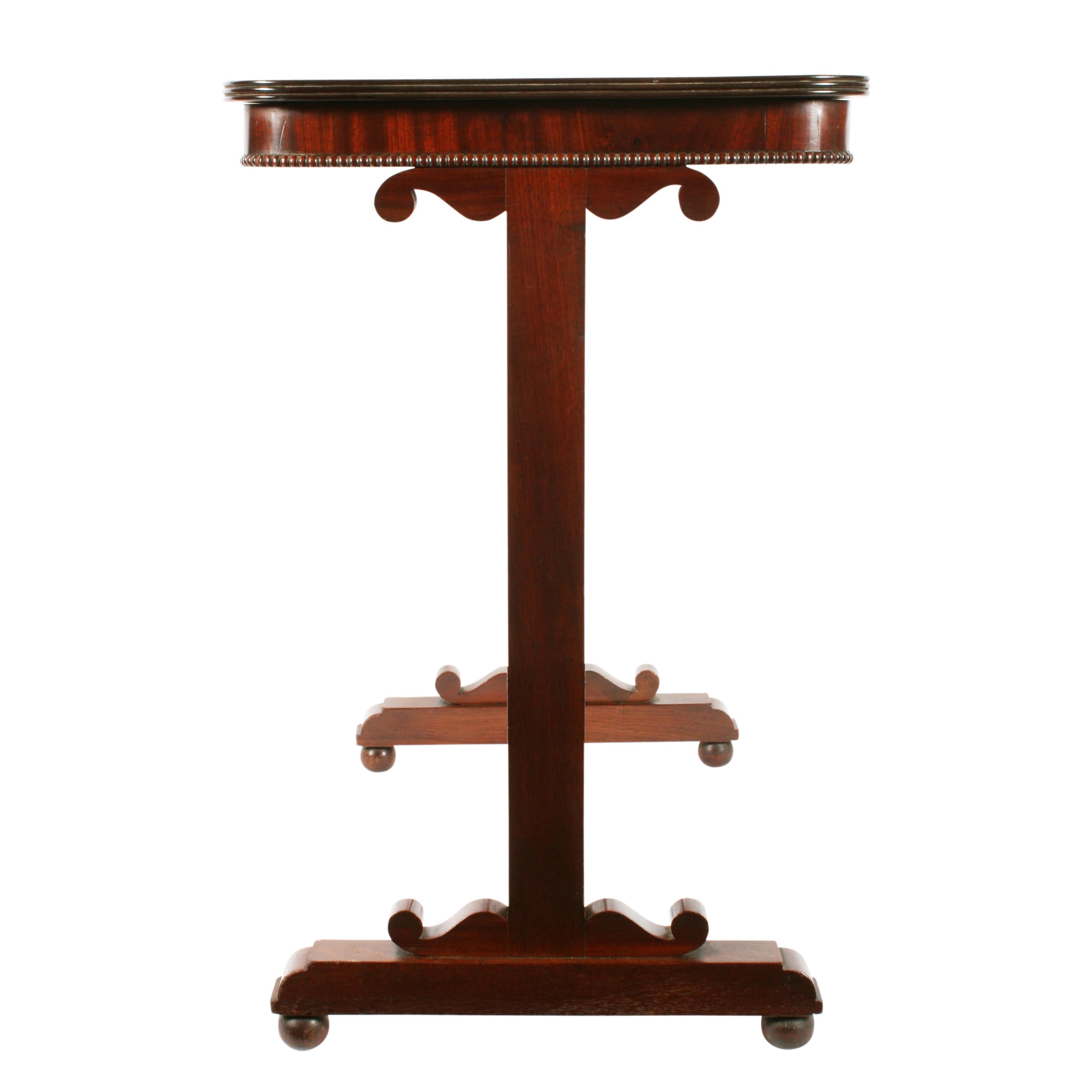 Regency Mahogany Side Table In Good Condition For Sale In Newcastle Upon Tyne, GB
