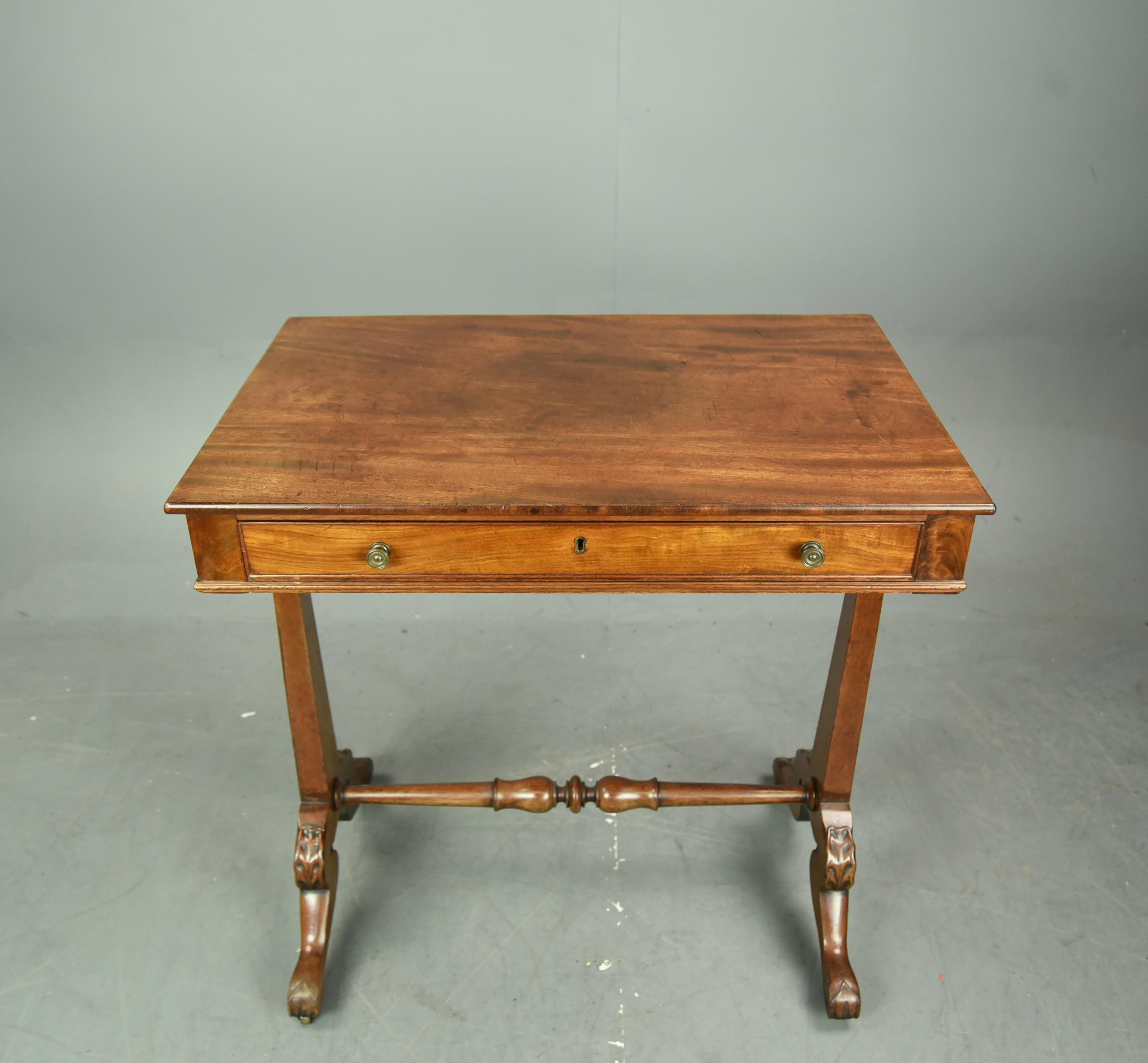 Wonderful Quality Small regency side table with a single drawer.
Great practical side table /lamp table standing on trestle ends with a turned stretcher. Finished all round so can be free standing.
The table is in great condition has a good color