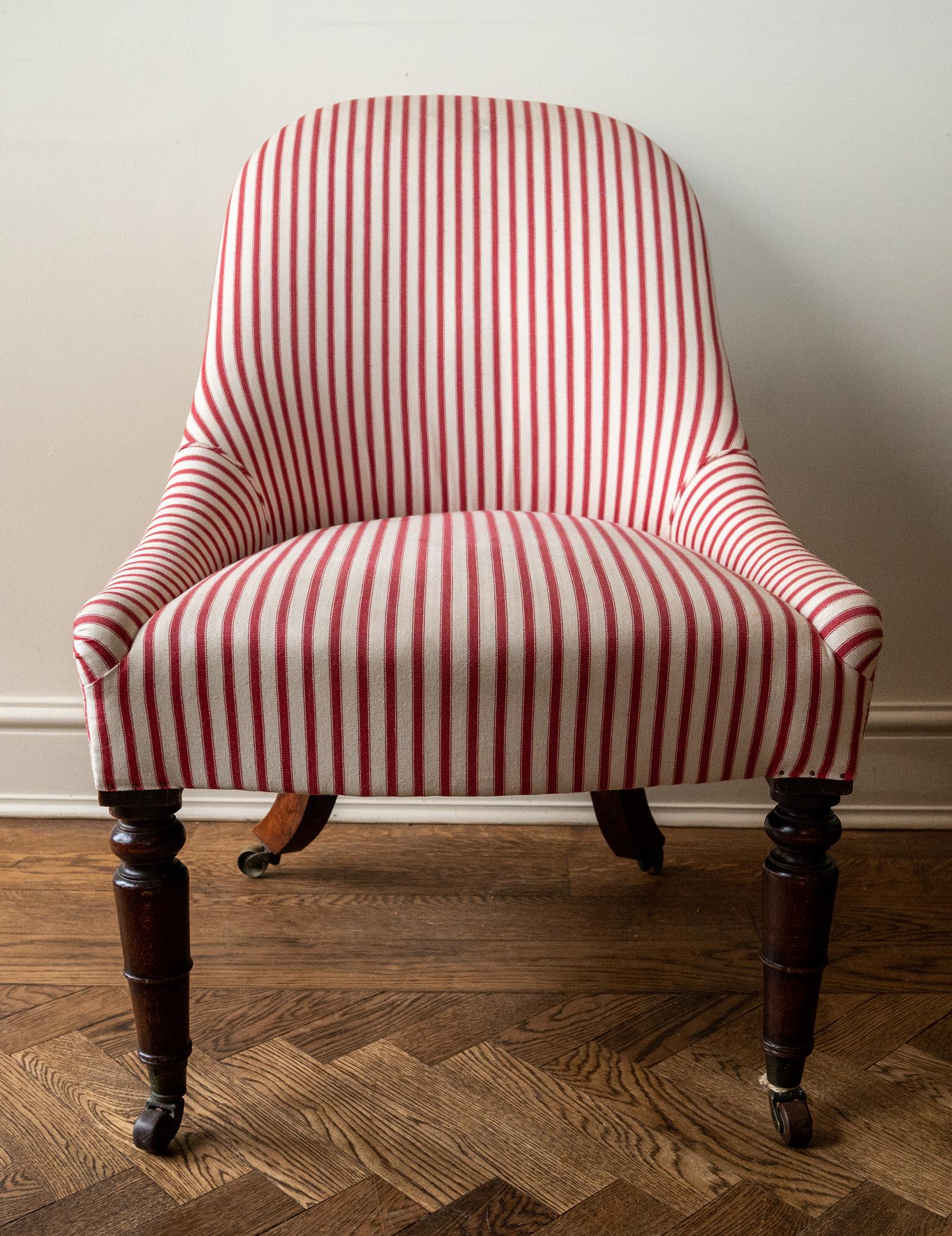 Regency Mahogany Slipper Chair in Red Stripe, Circa 1810 In Good Condition In London, GB