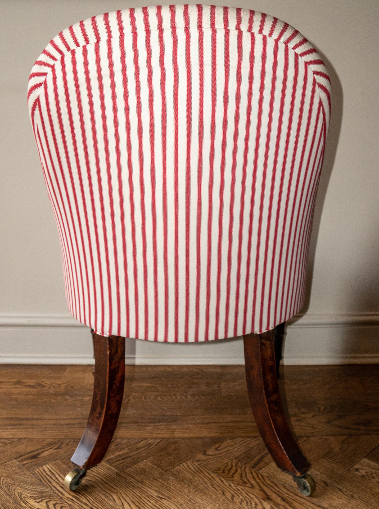 Regency-Sessel ohne Armlehne aus Mahagoni mit roten Streifen, um 1810 (19. Jahrhundert)
