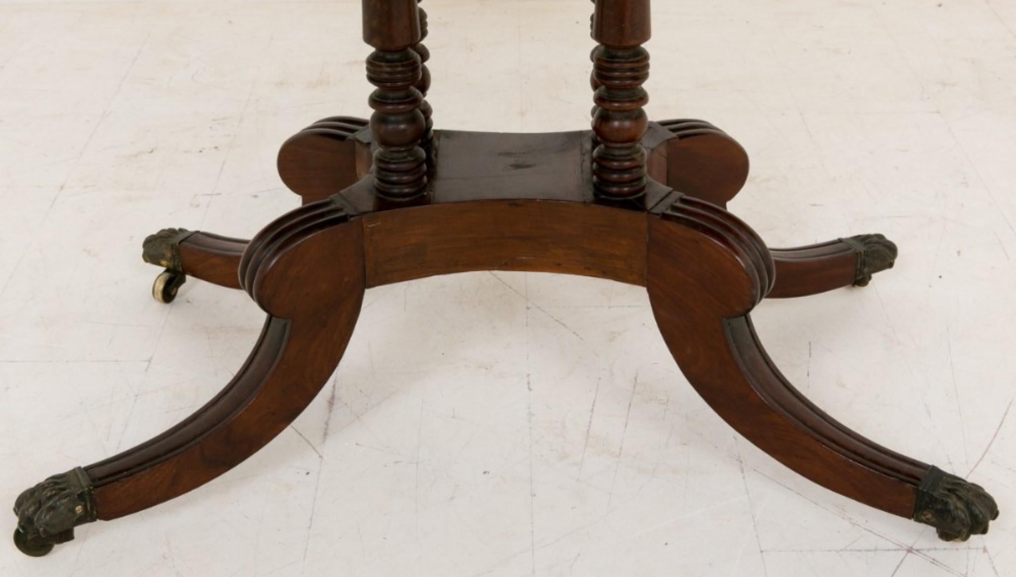 Mesa auxiliar de sofá de caoba de la Regencia, hacia 1800 en Bueno estado para la venta en Potters Bar, GB