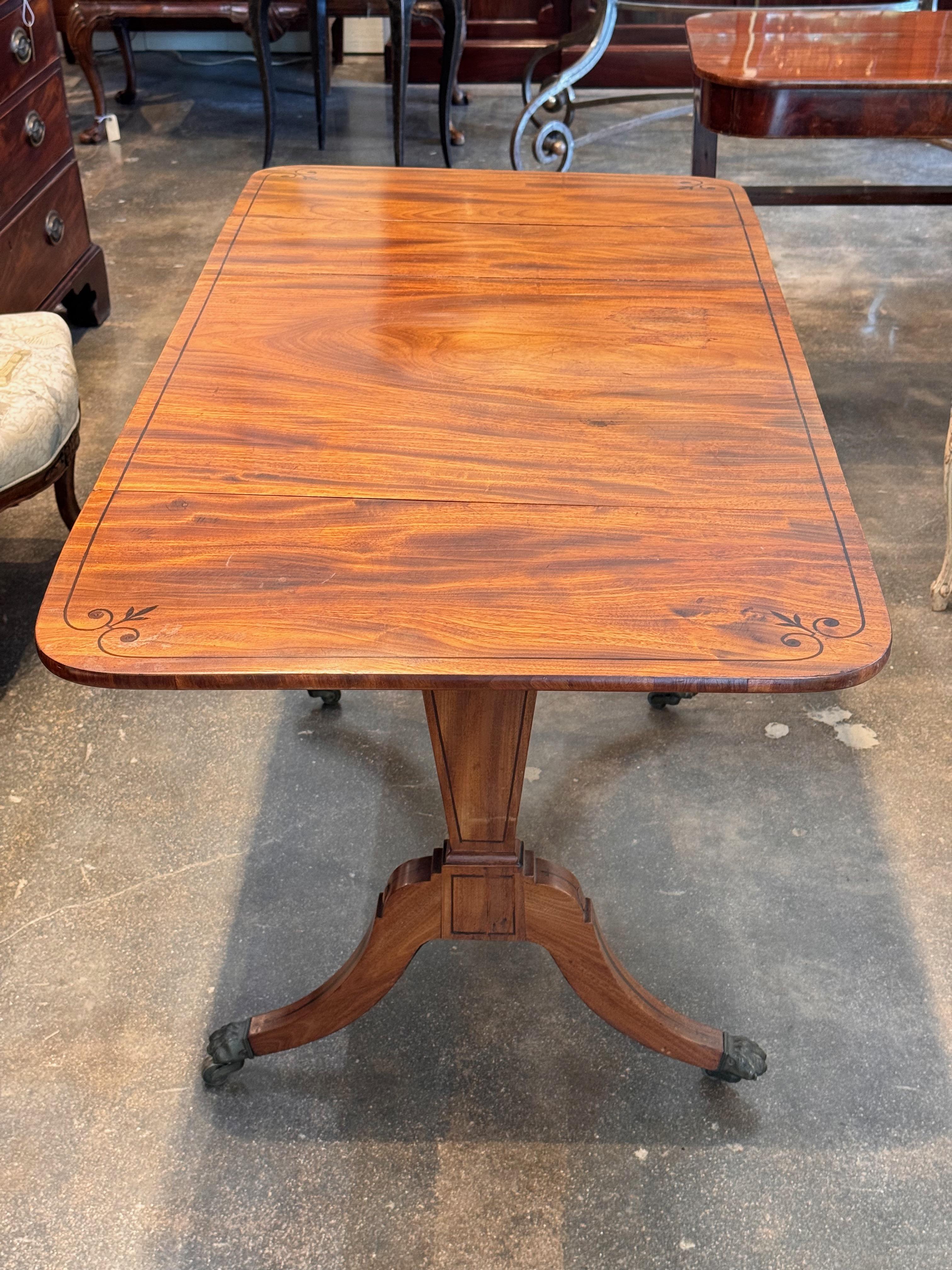 Regency Mahogany Sofa Table With Lion Mask Pulls en vente 4