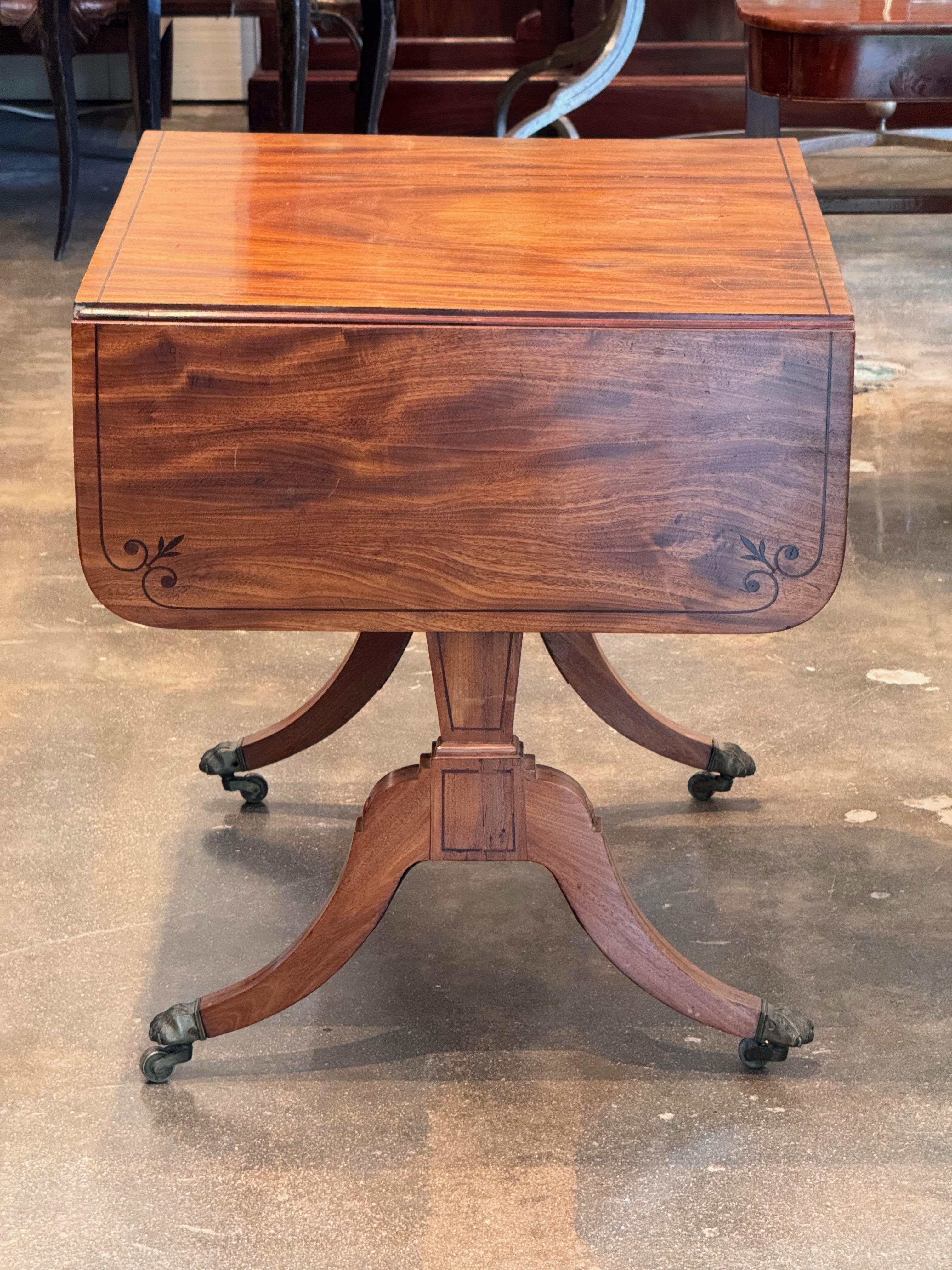 Regency Mahogany Sofa Table With Lion Mask Pulls en vente 7