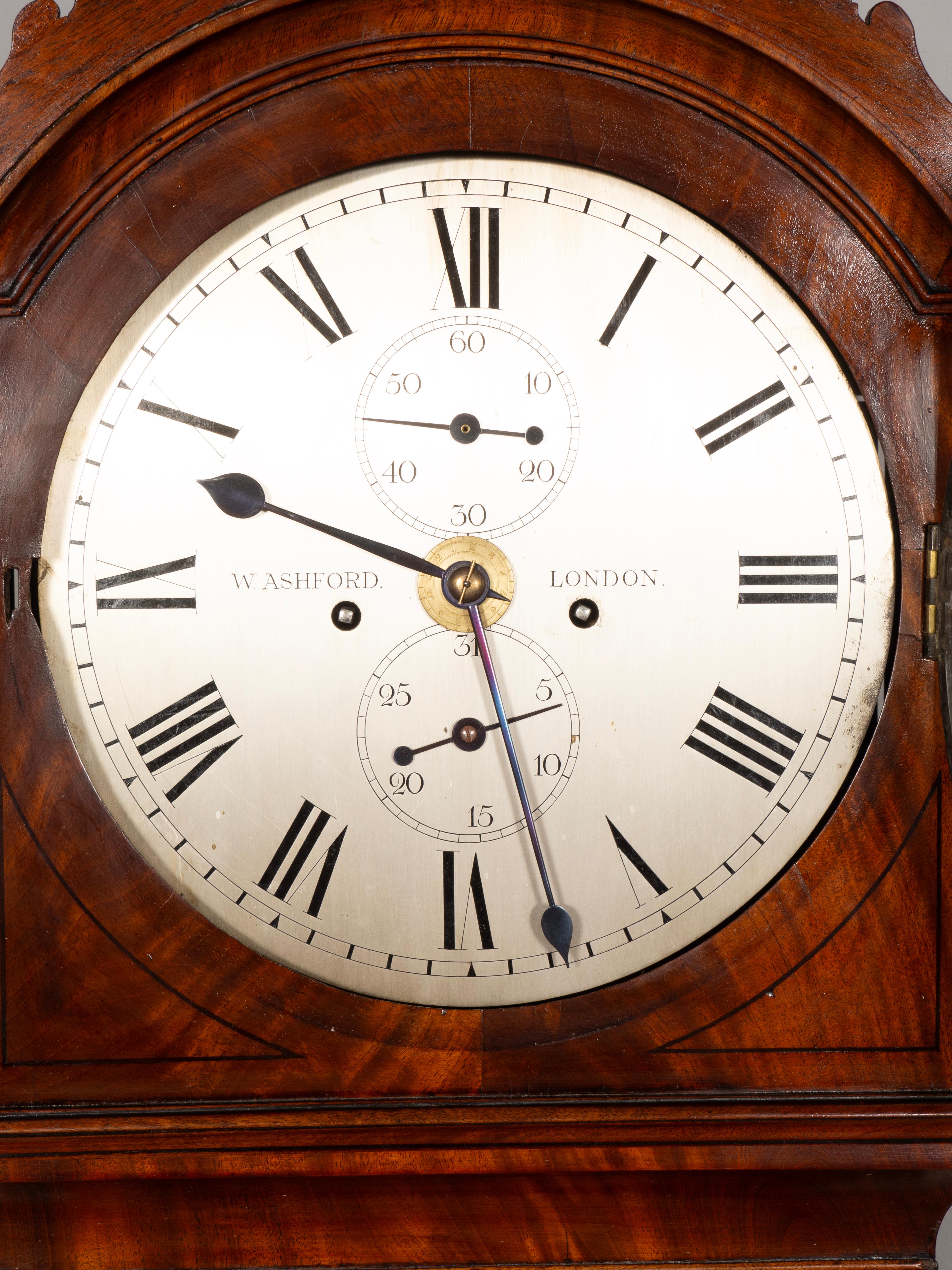 Reloj de caja alta de caoba de la Regencia Por W. Ashford, Londres Latón en venta