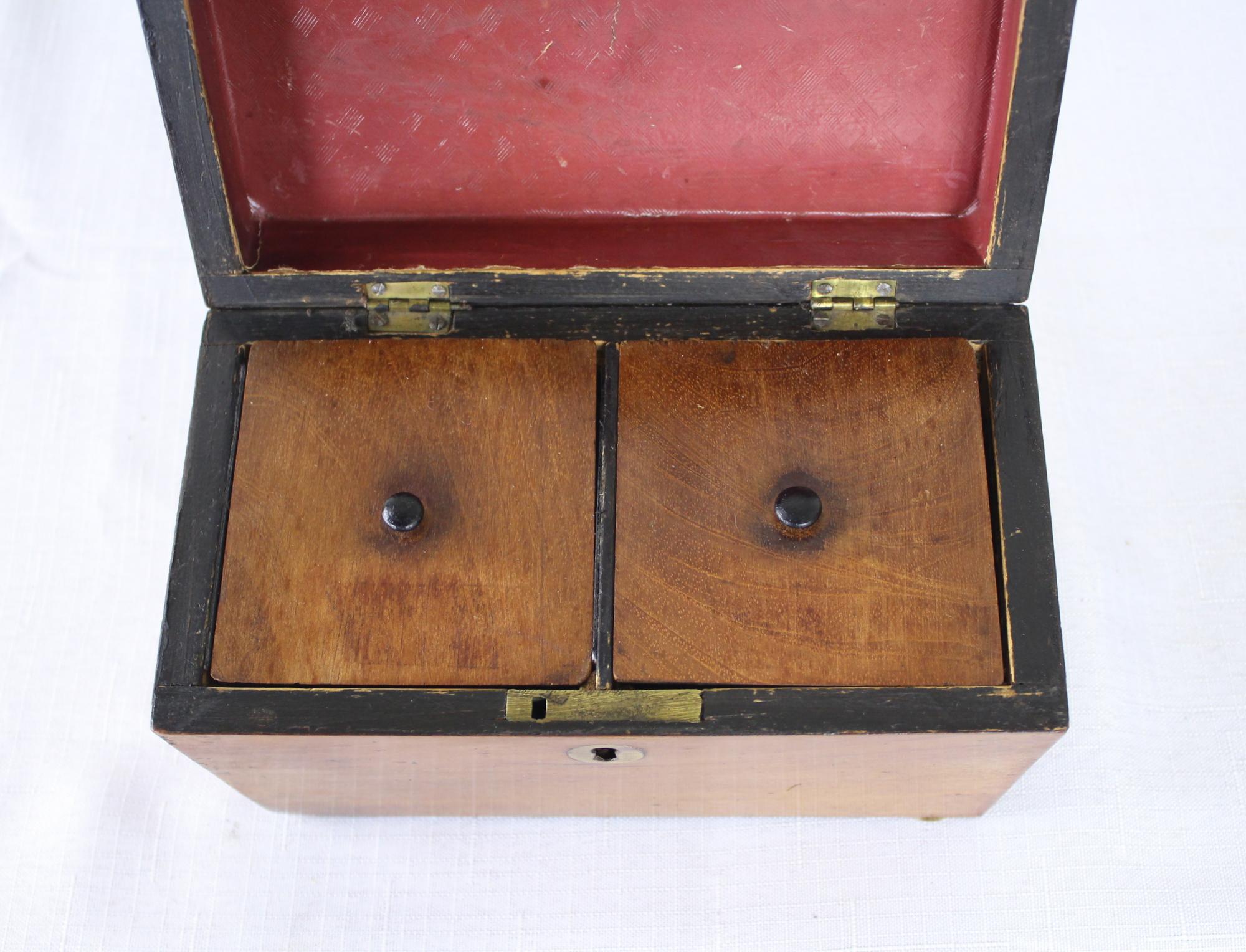 Regency Mahogany Tea Caddy In Good Condition For Sale In Port Chester, NY