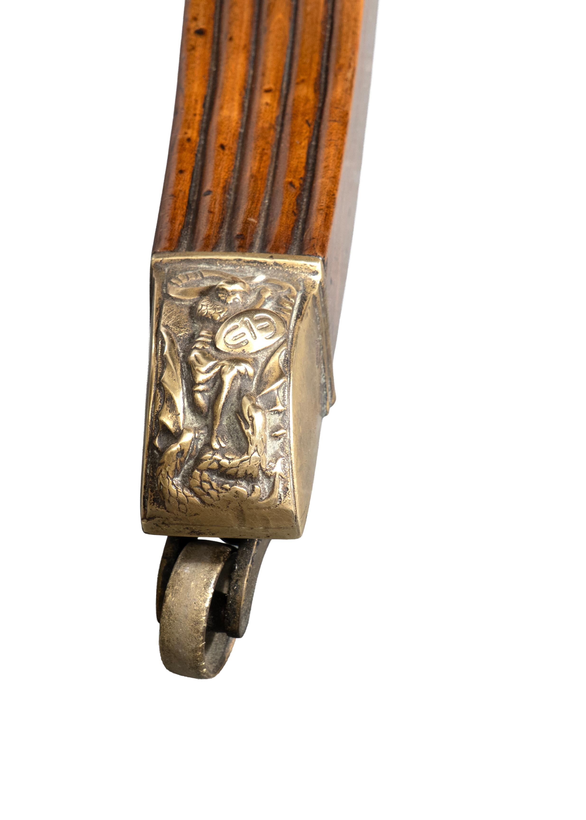 Table de salle à manger Regency en acajou à trois pieds 5