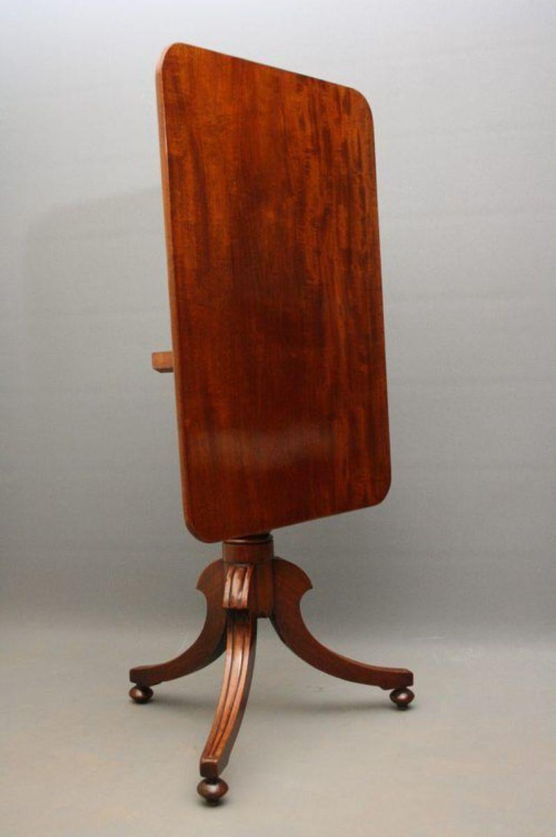 19th Century Regency Mahogany Tilt Top Table For Sale