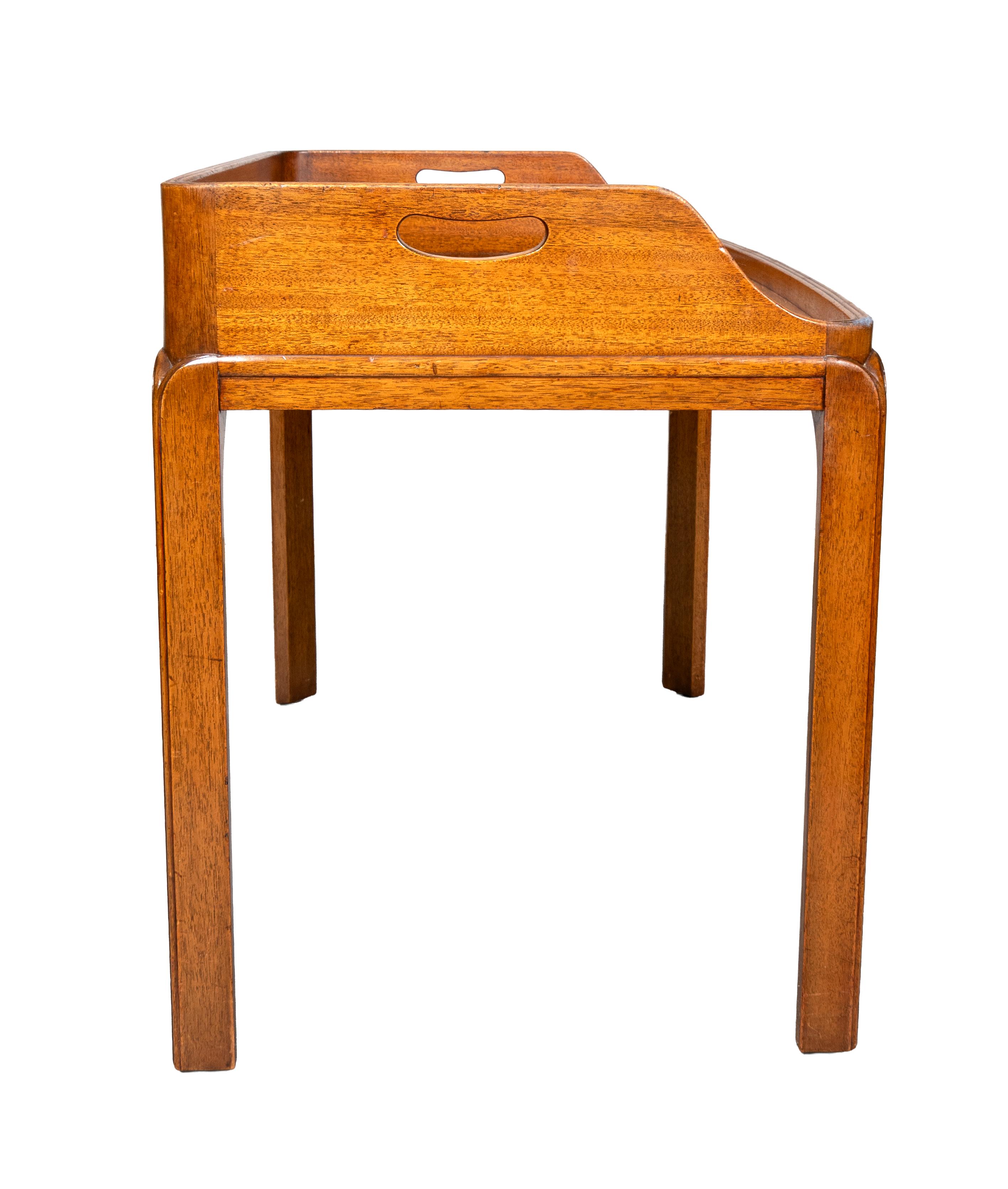 Regency Mahagoni Tablett Tisch im Zustand „Gut“ im Angebot in Essex, MA
