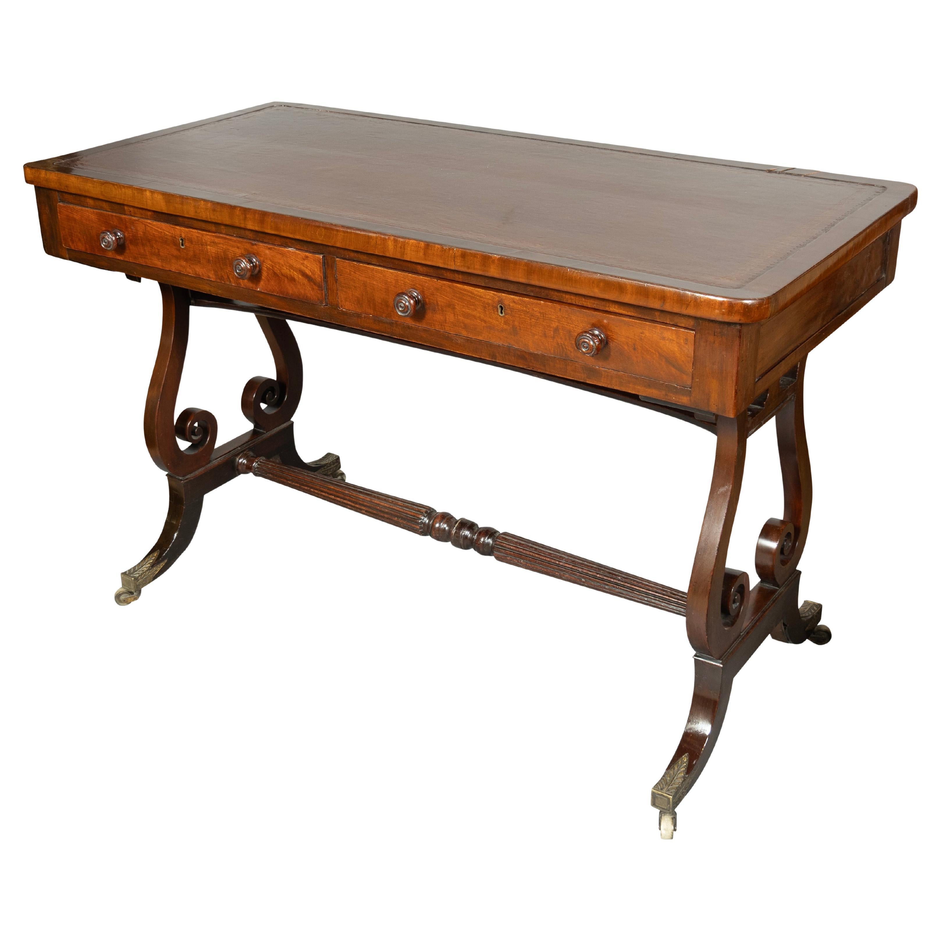 Table à écrire Regency en acajou à base de tréteaux