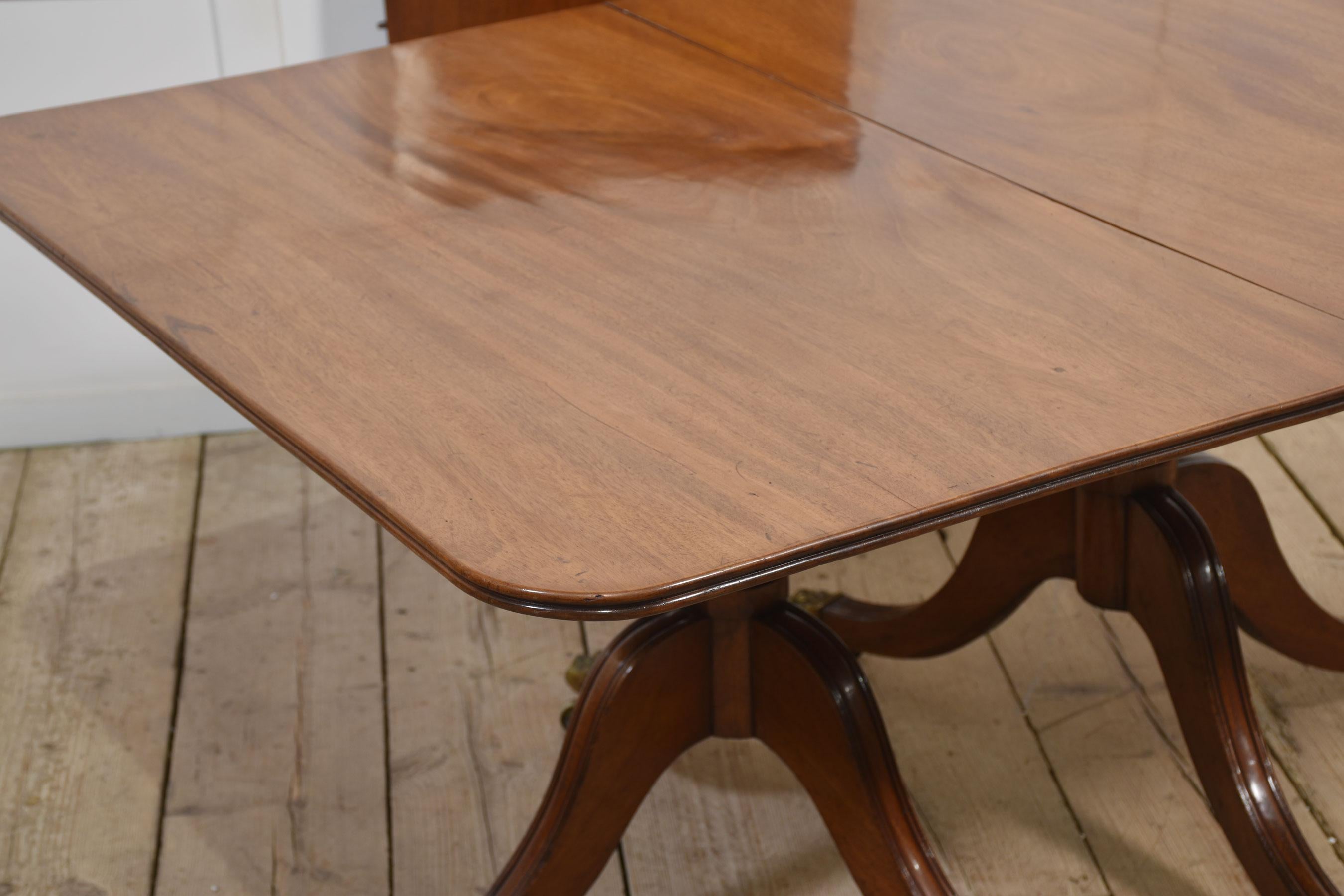 Regency mahogany twin pillar dining table For Sale 4