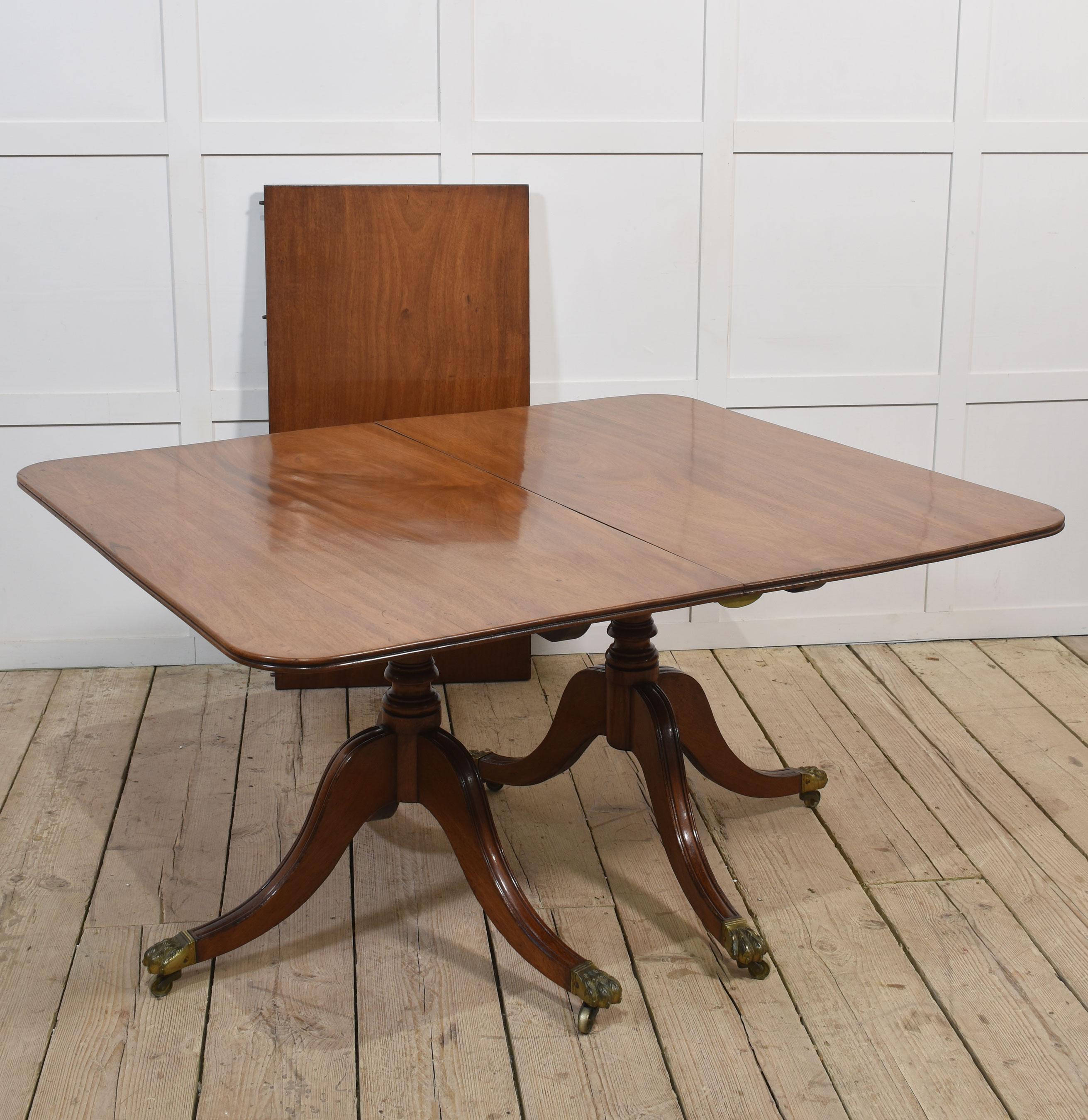 Regency mahogany twin pillar dining table For Sale 3