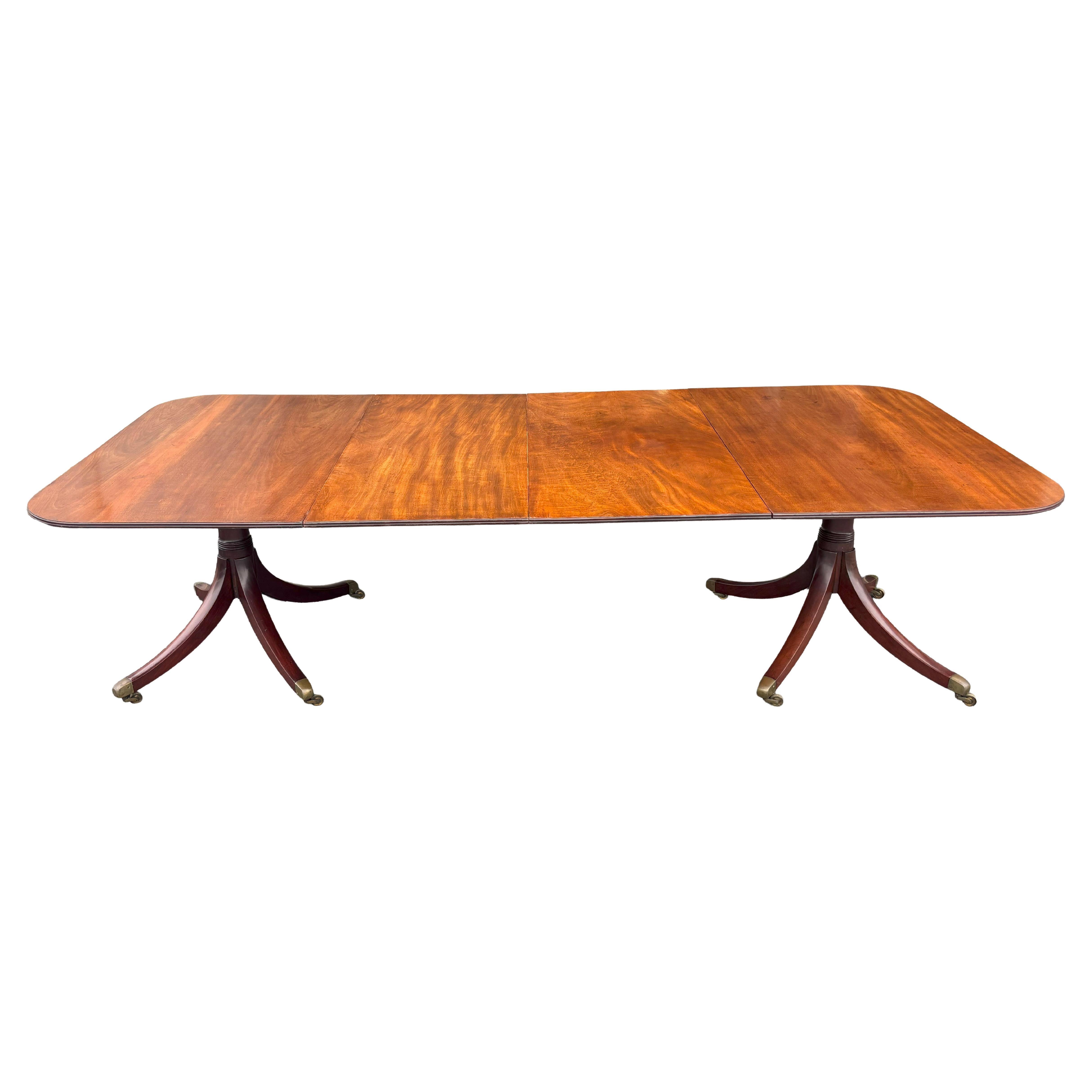 Mesa de Comedor de Dos Pedestales de Caoba Regency