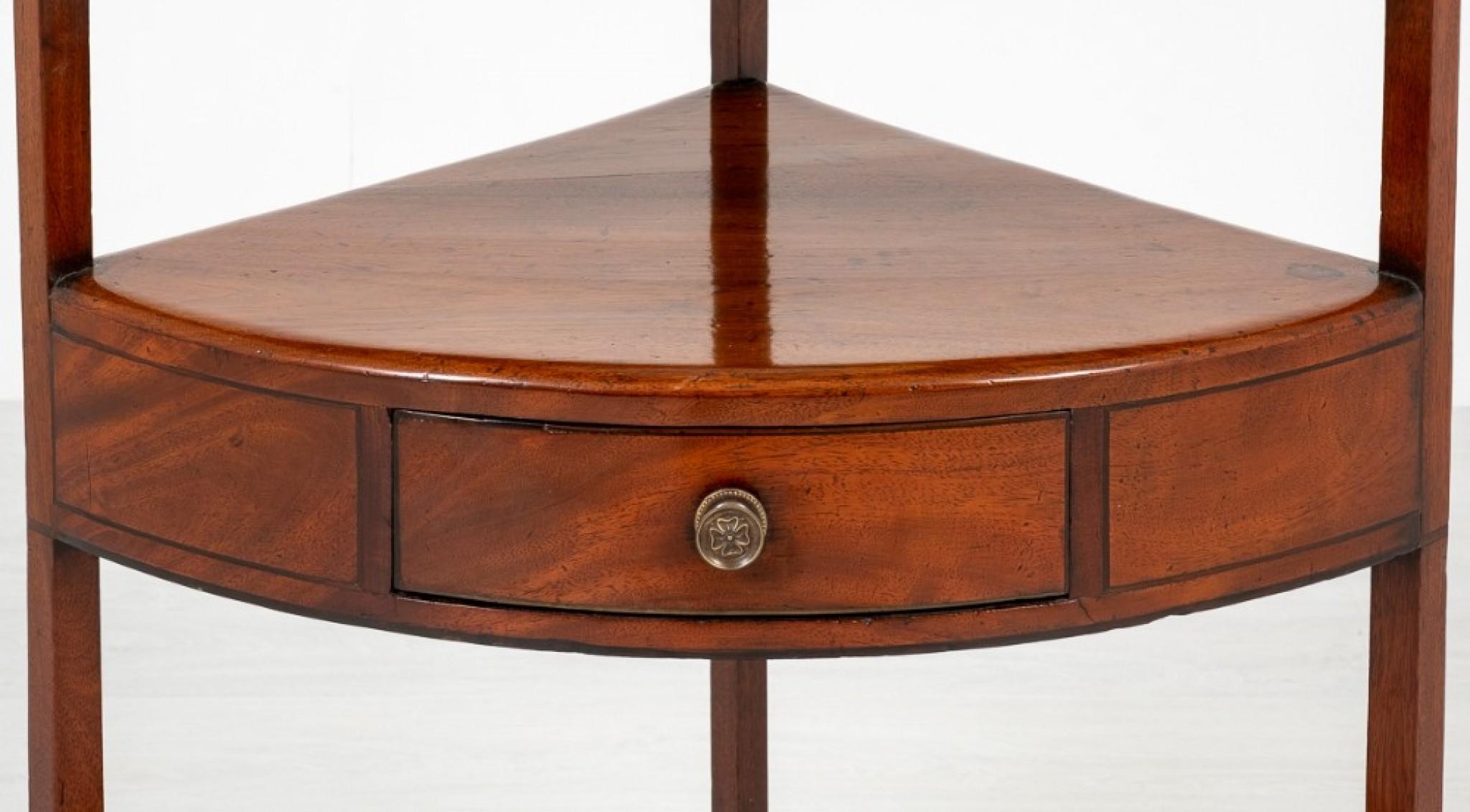 Mogano Tavolo angolare lavabo Regency in mogano in vendita