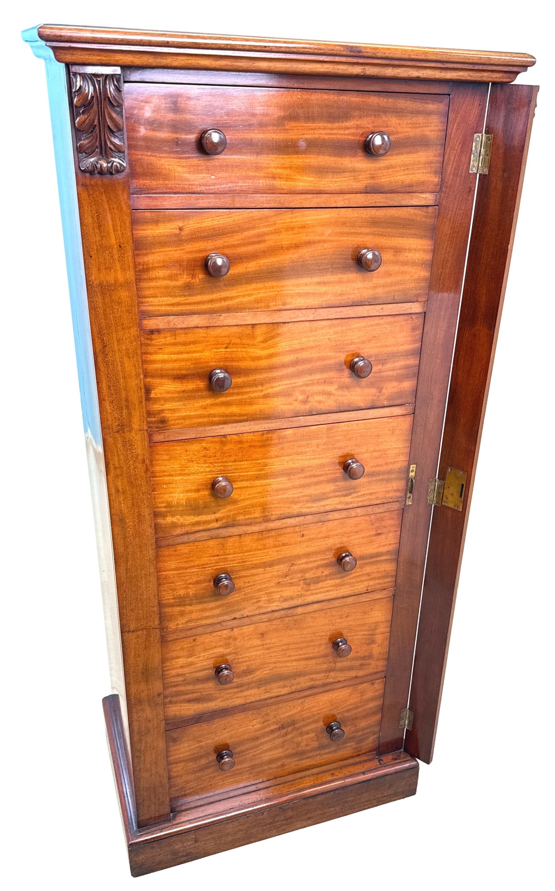 Commode Wellington en acajou de style Régence Bon état - En vente à Bedfordshire, GB
