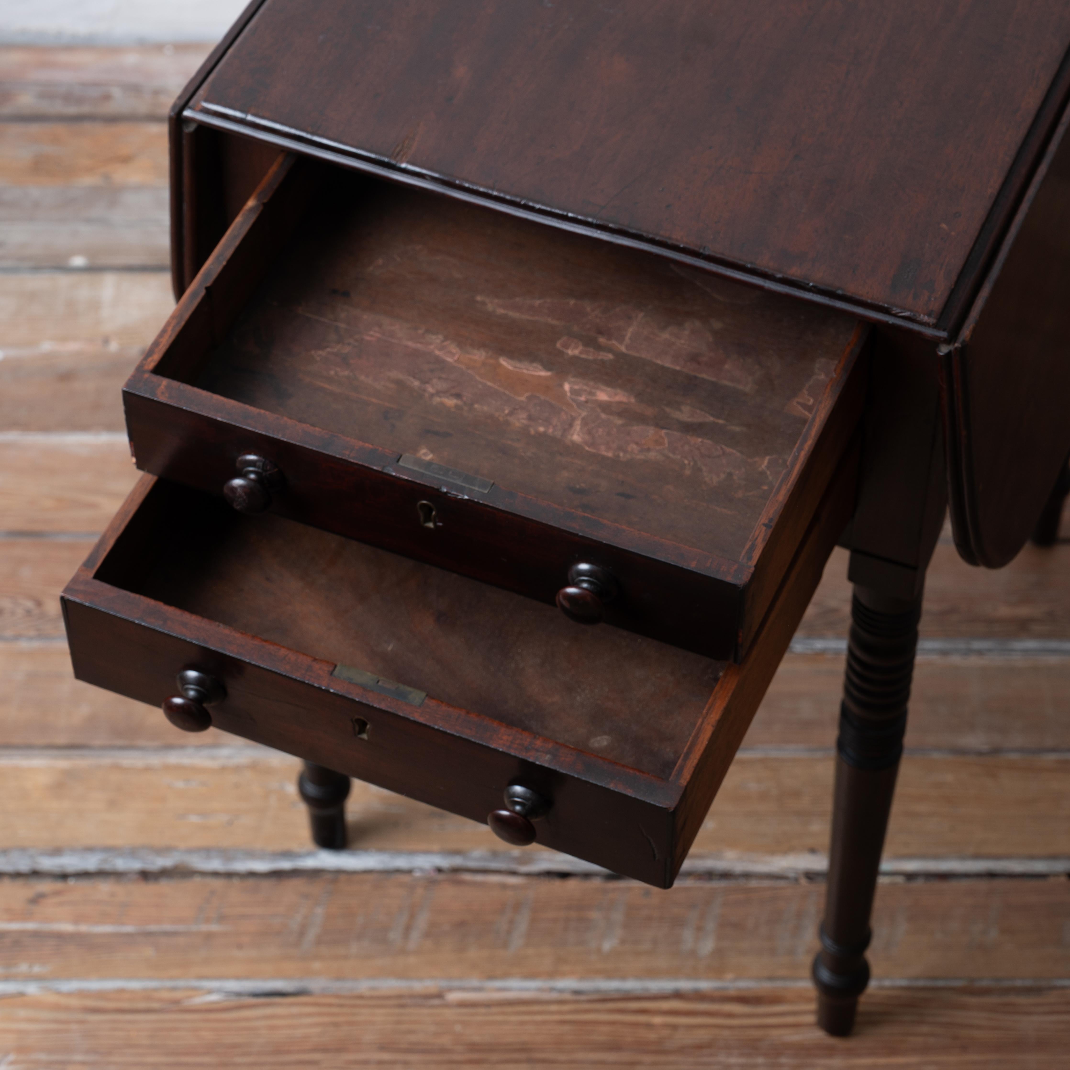 Regency Mahogany Work Table, c.1820 For Sale 7