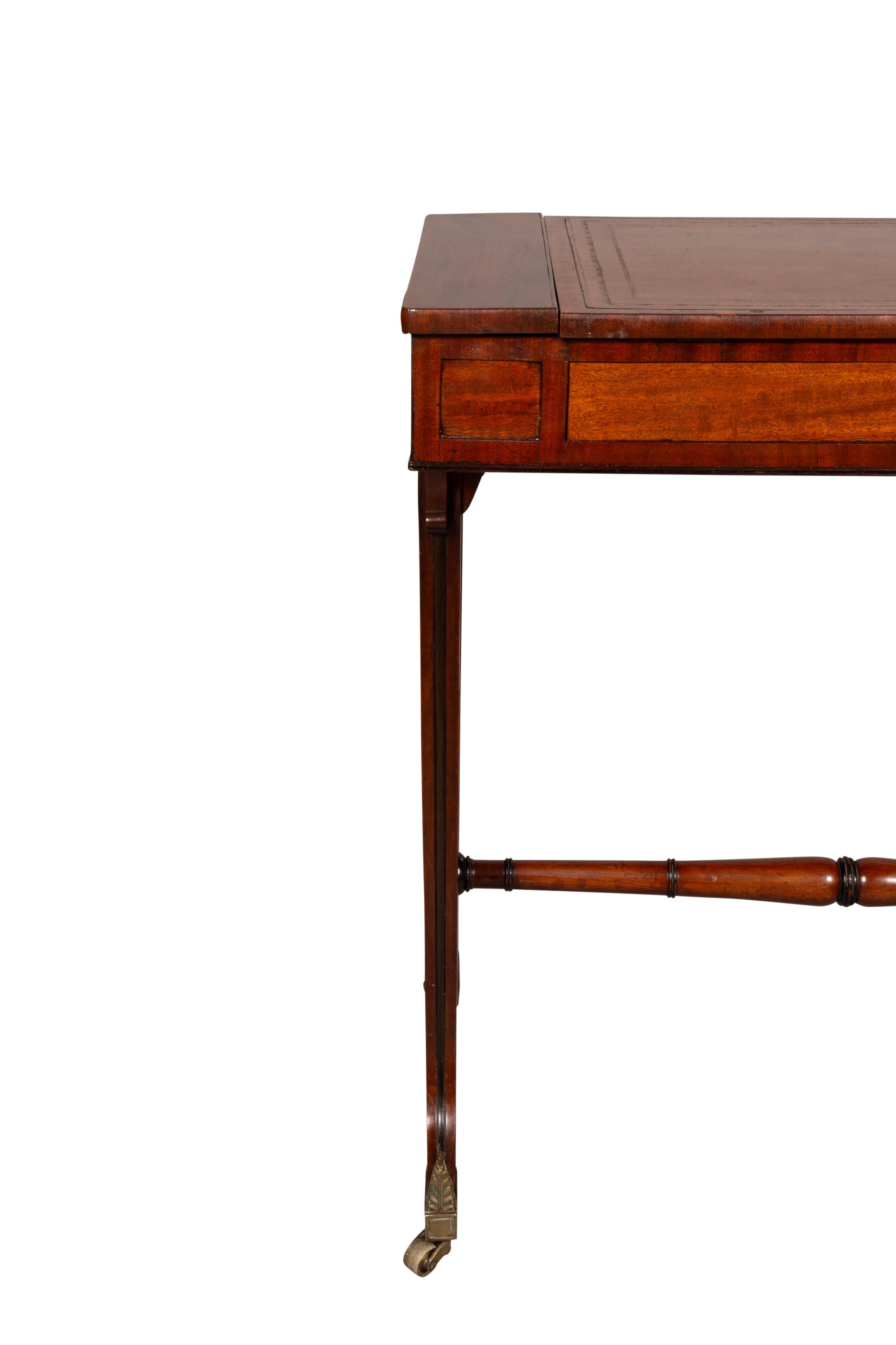 Regency Mahogany Writing Table By Gillows Of Lancaster For Sale 8