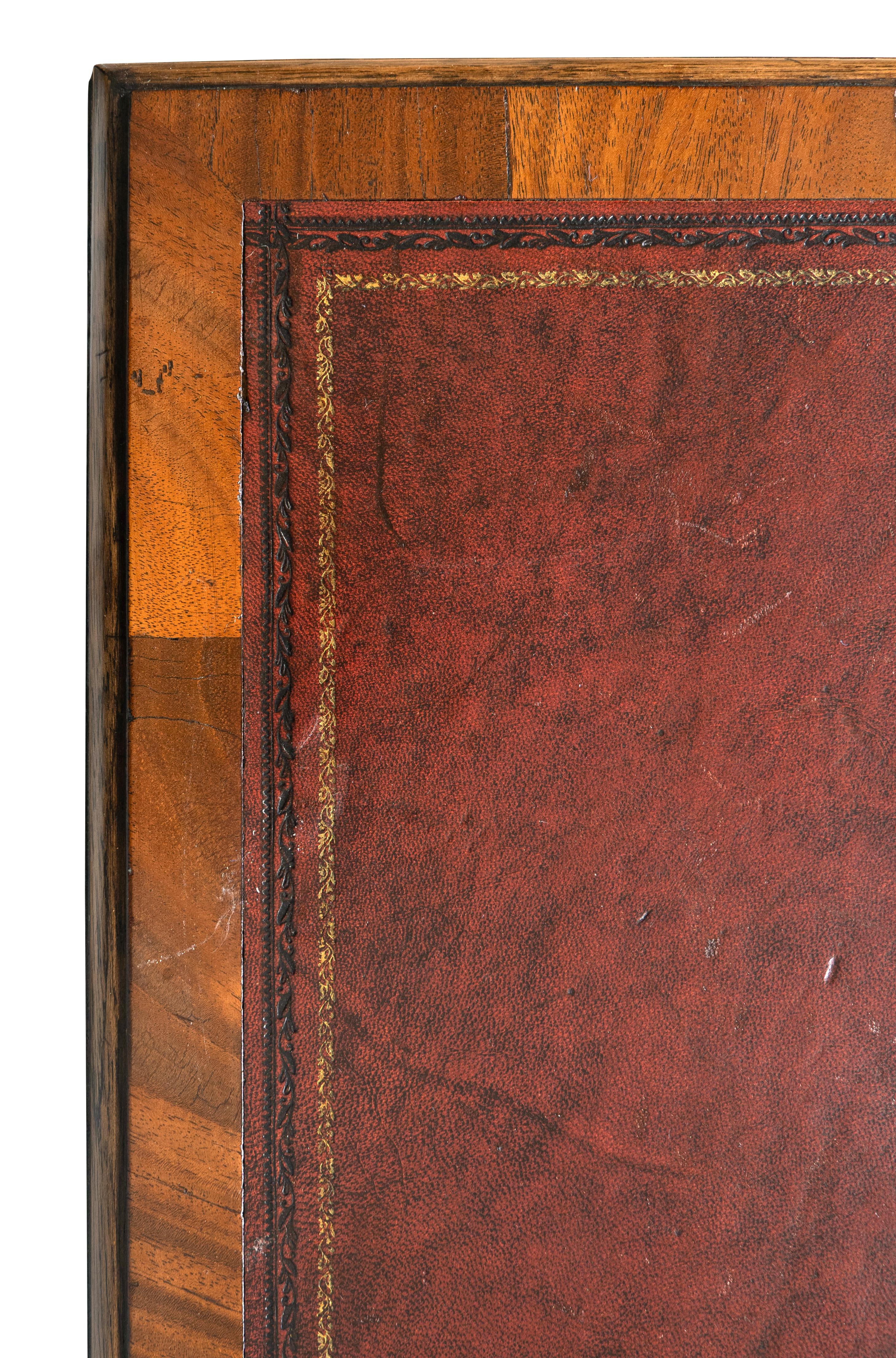 Regency-Schreibtisch aus Mahagoni im Angebot 4