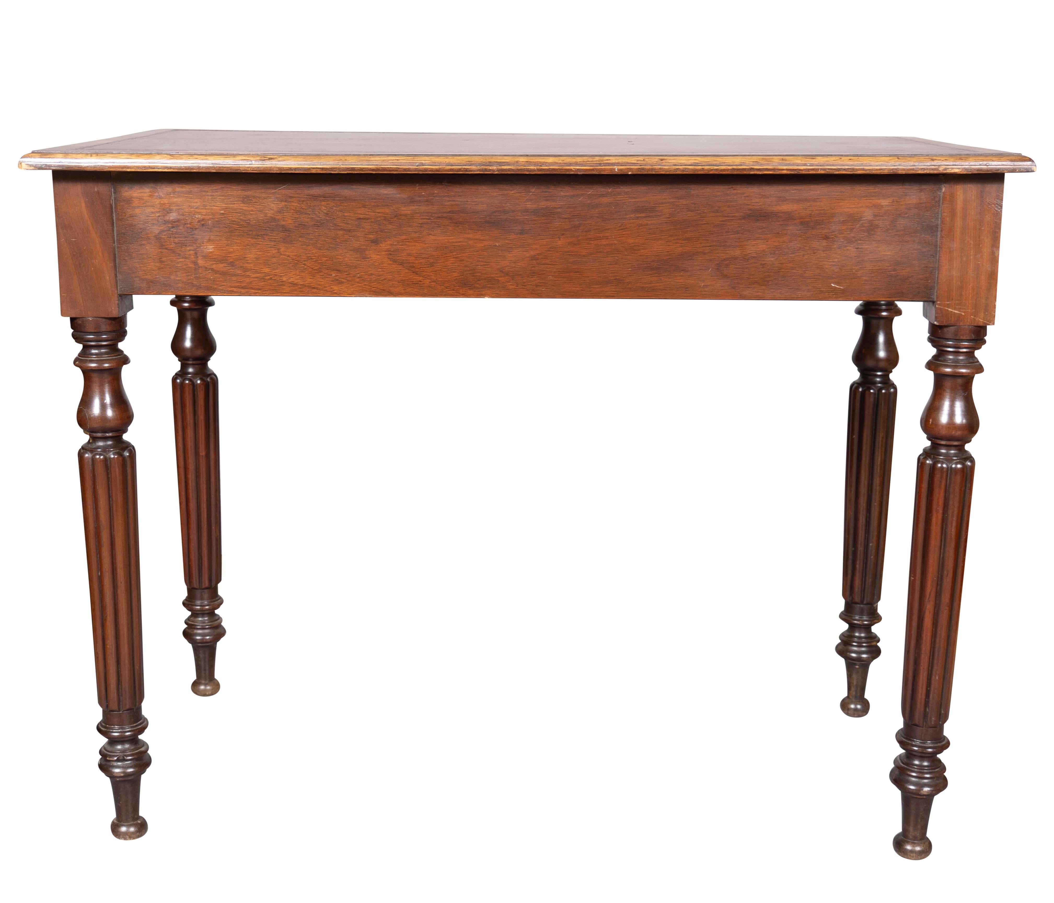 Regency-Schreibtisch aus Mahagoni im Zustand „Gut“ im Angebot in Essex, MA