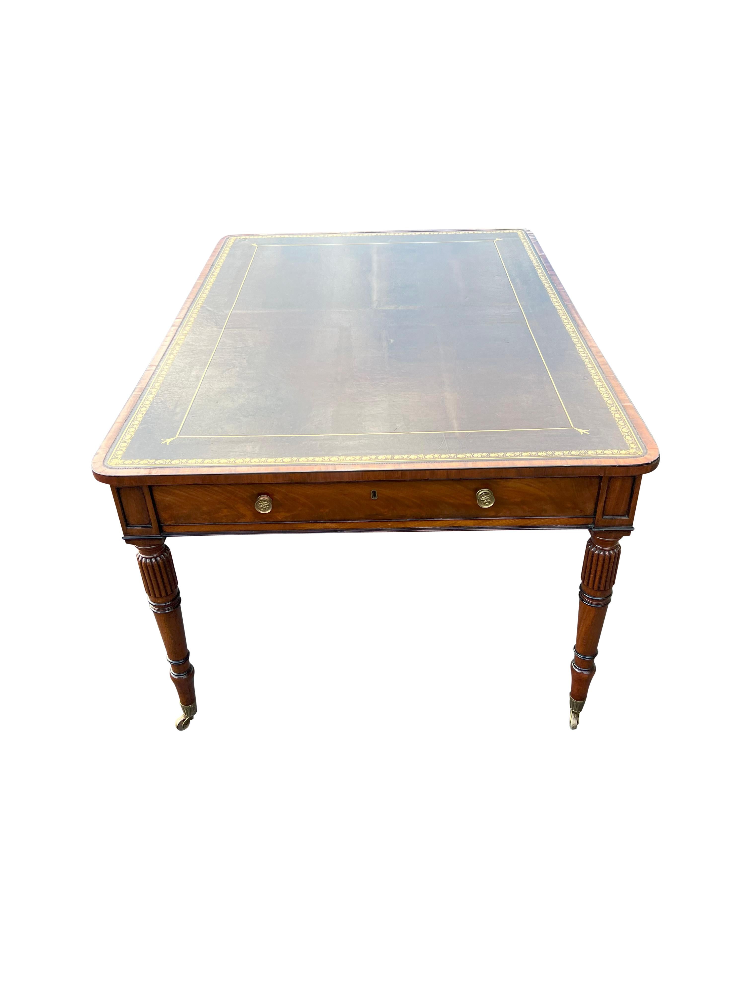 Regency-Schreibtisch aus Mahagoni (Frühes 19. Jahrhundert) im Angebot