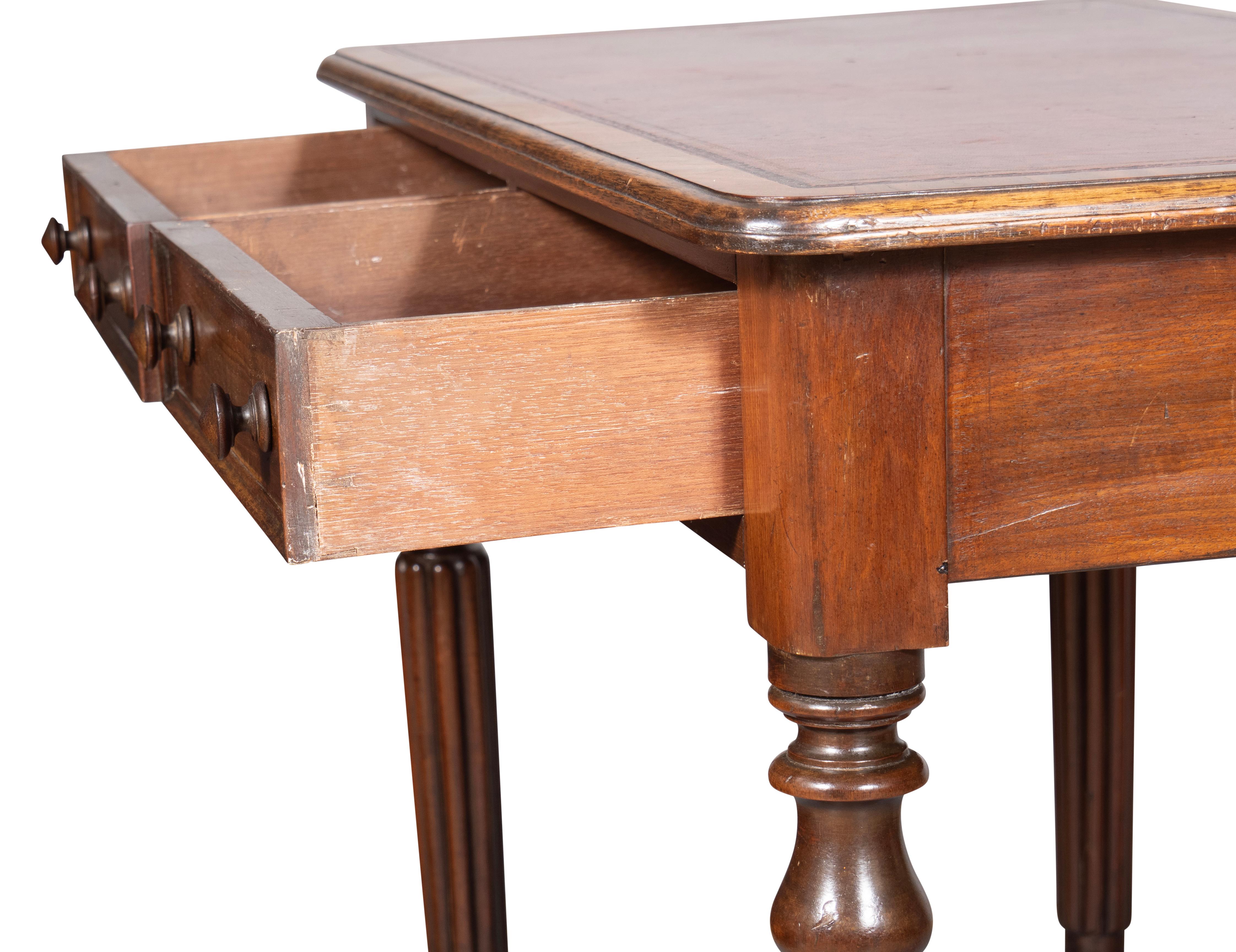 Regency-Schreibtisch aus Mahagoni im Angebot 2