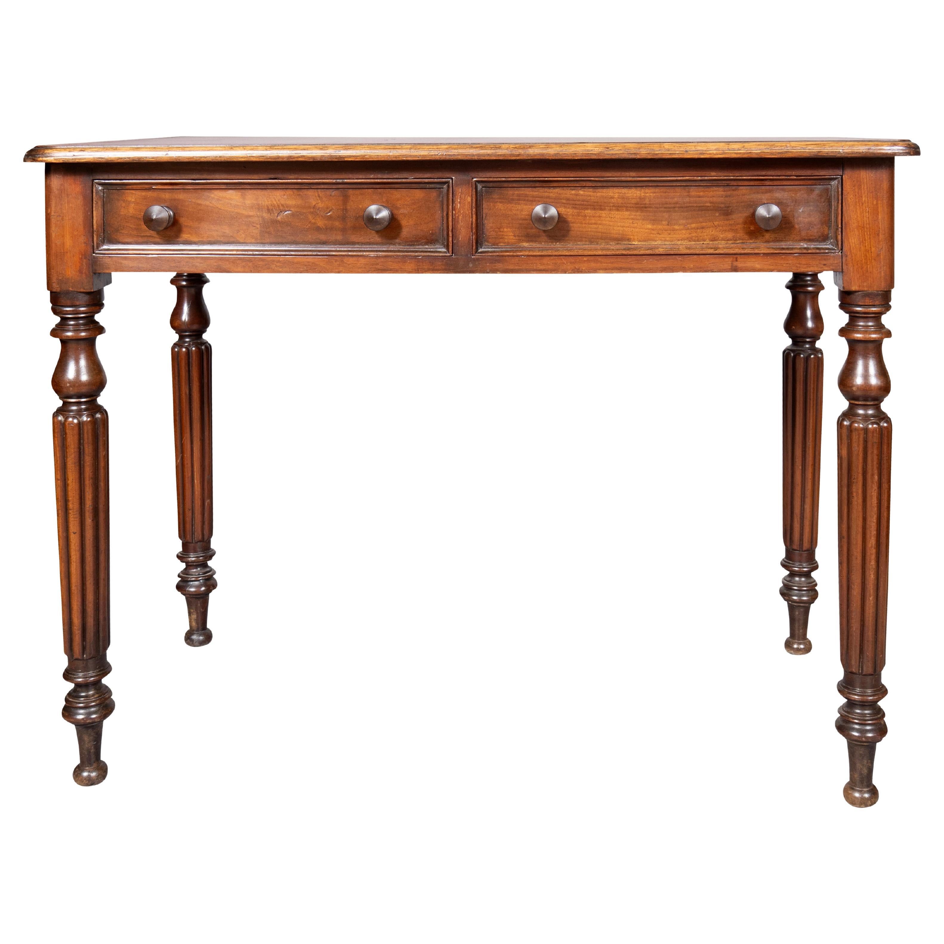 Regency-Schreibtisch aus Mahagoni im Angebot