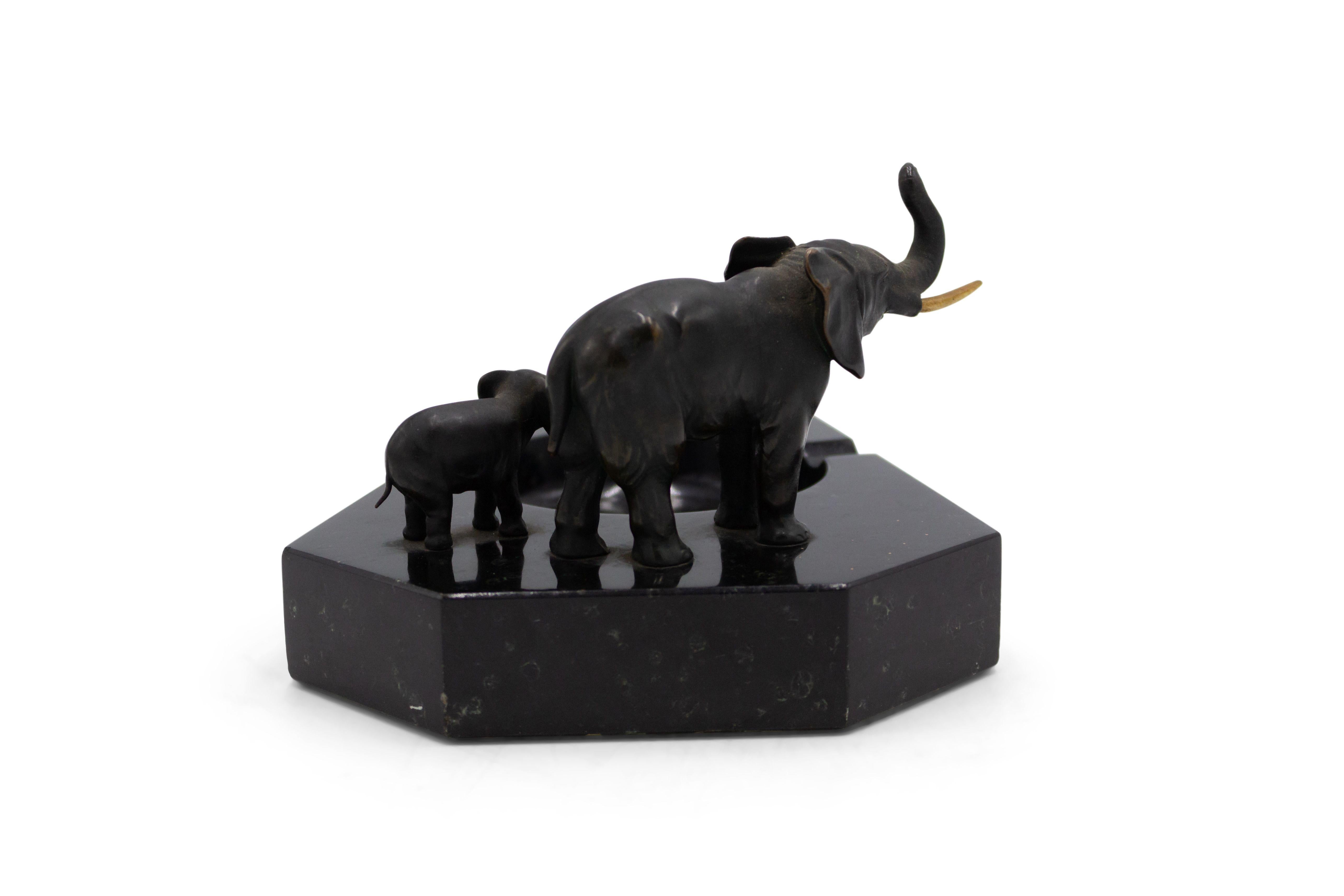 Regency Marble Elephant Ashtray For Sale 1