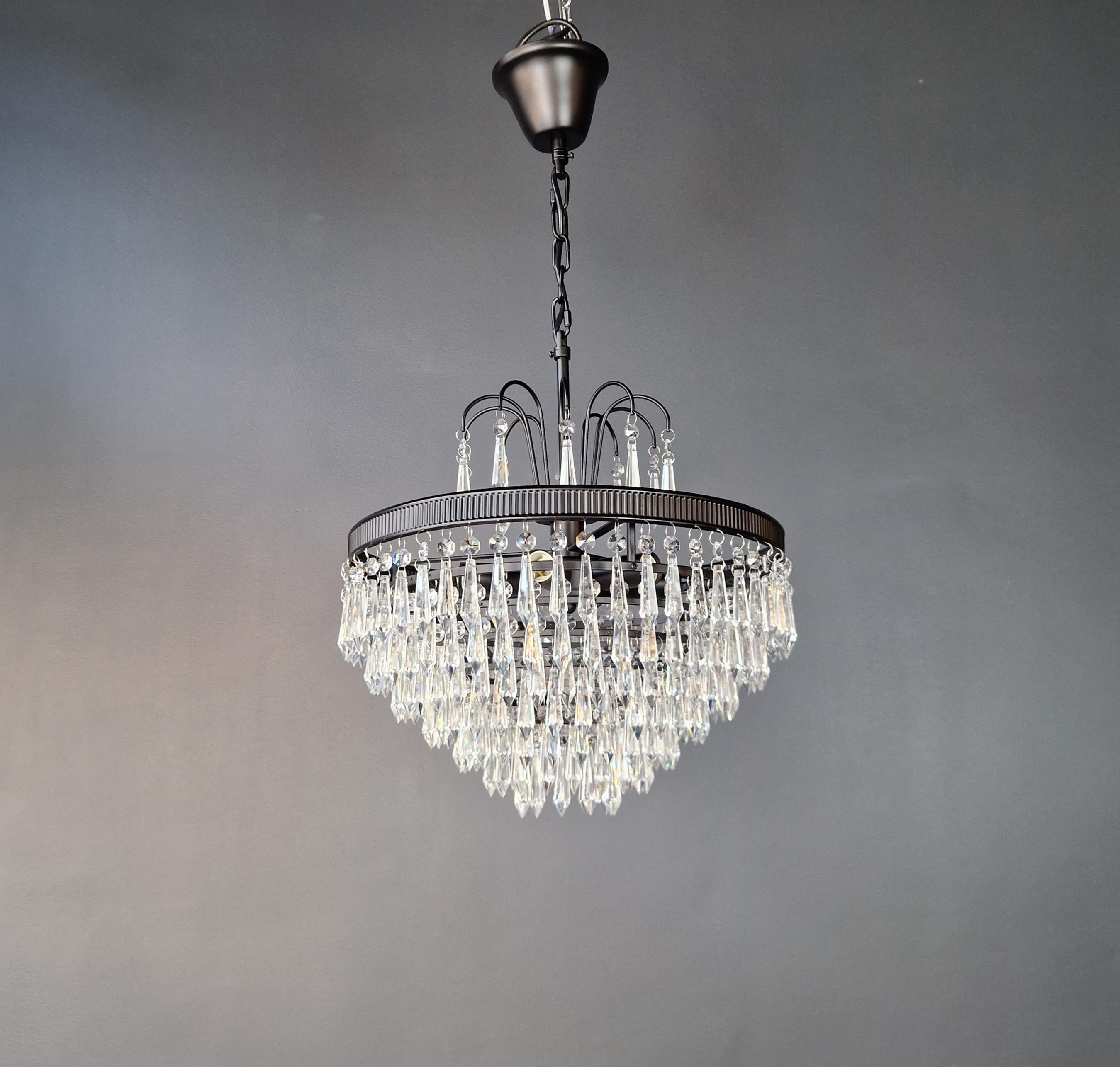 Regency Modern Black Crystal Chandelier Lamp Lustre In New Condition For Sale In Berlin, DE