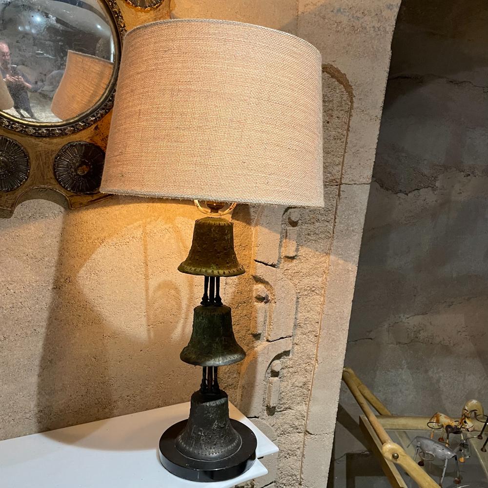 Patiné Lampes de table Mejico Bell des années 1940 Base en marbre Guadalajara en vente