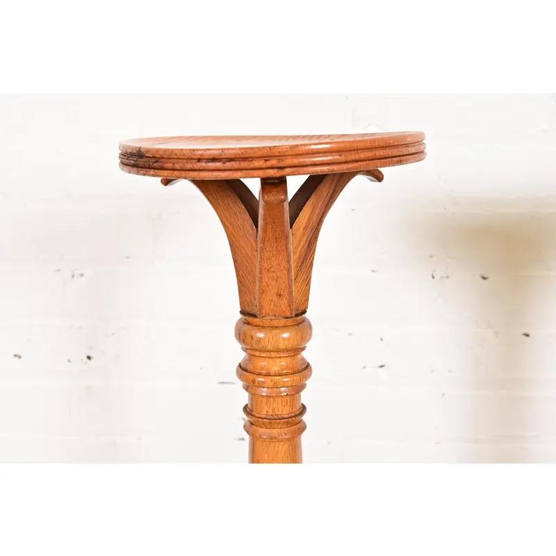 Metà XX secolo Torchiere o piantane Regency in Oak, CIRCA ANNI '40 in vendita