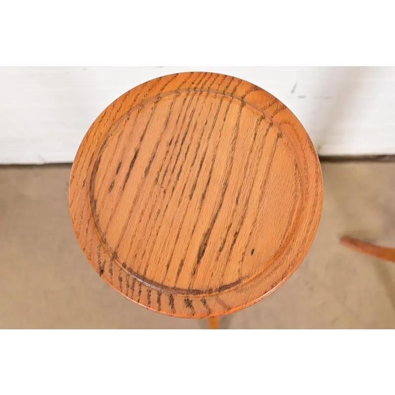 Torchiere o piantane Regency in Oak, CIRCA ANNI '40 in vendita 1