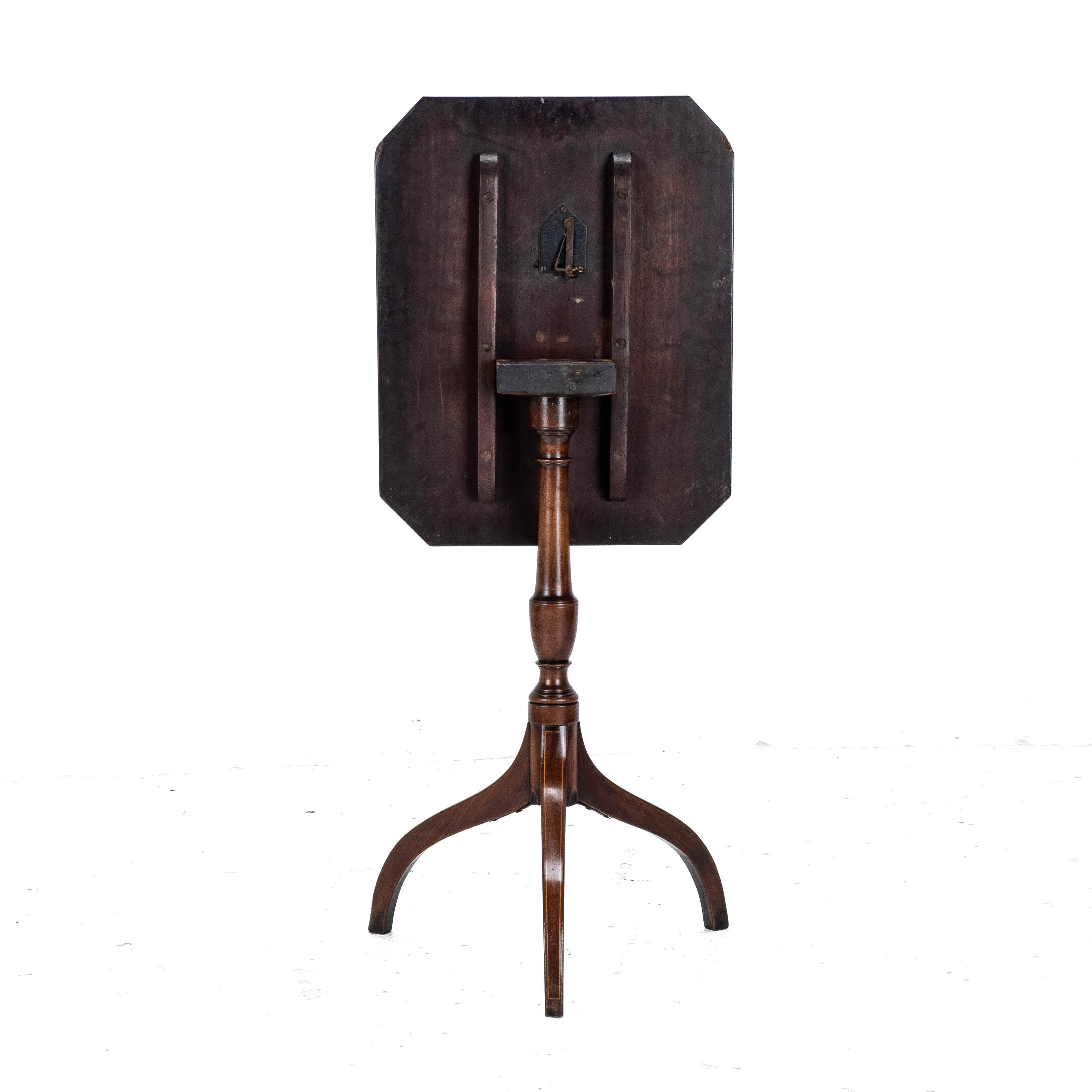 Achteckiger Regency-Beistelltisch aus Mahagoni mit Intarsien und Dreibein-Beistelltisch C1800, georgianisch 8