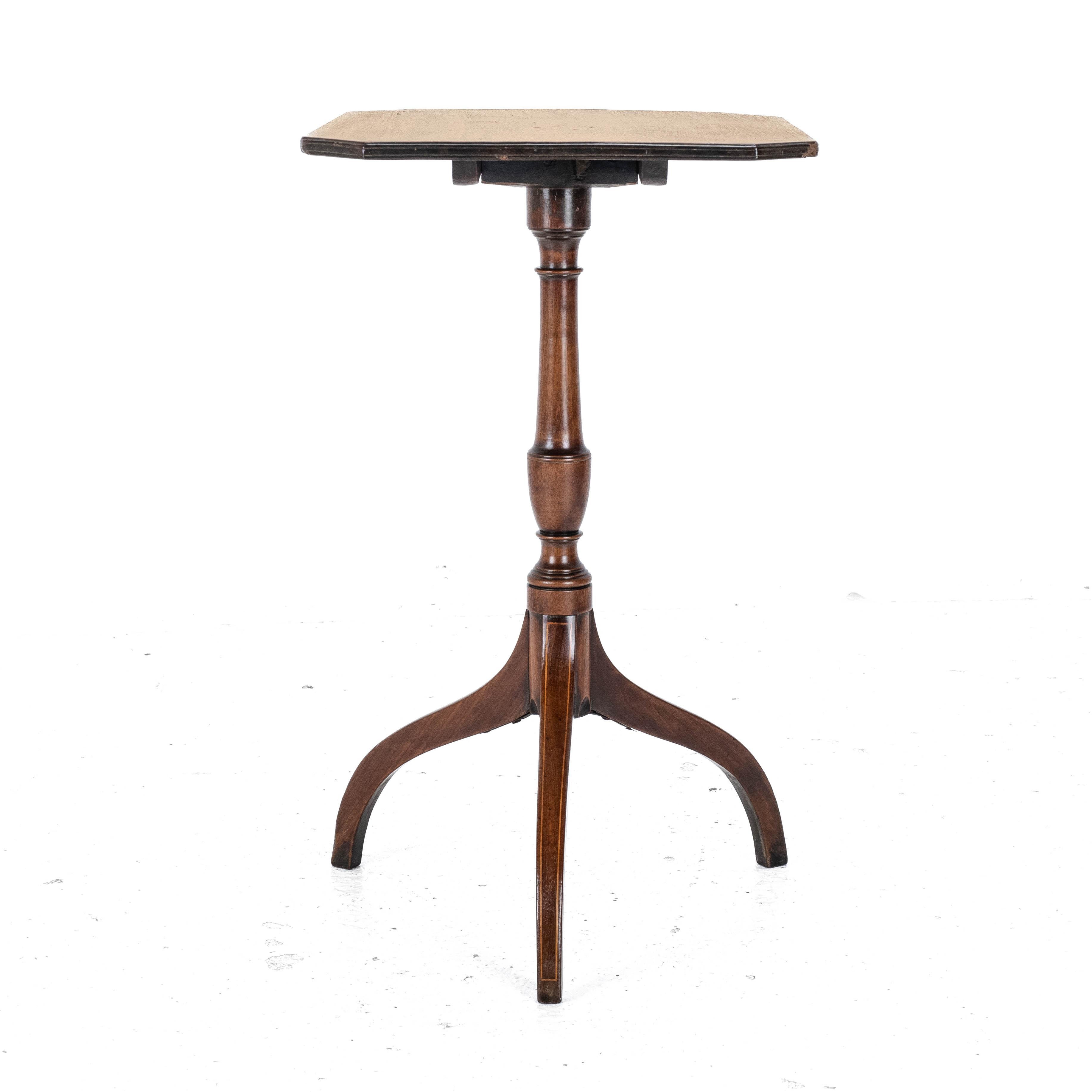 Achteckiger Regency-Beistelltisch aus Mahagoni mit Intarsien und Dreibein-Beistelltisch C1800, georgianisch 10