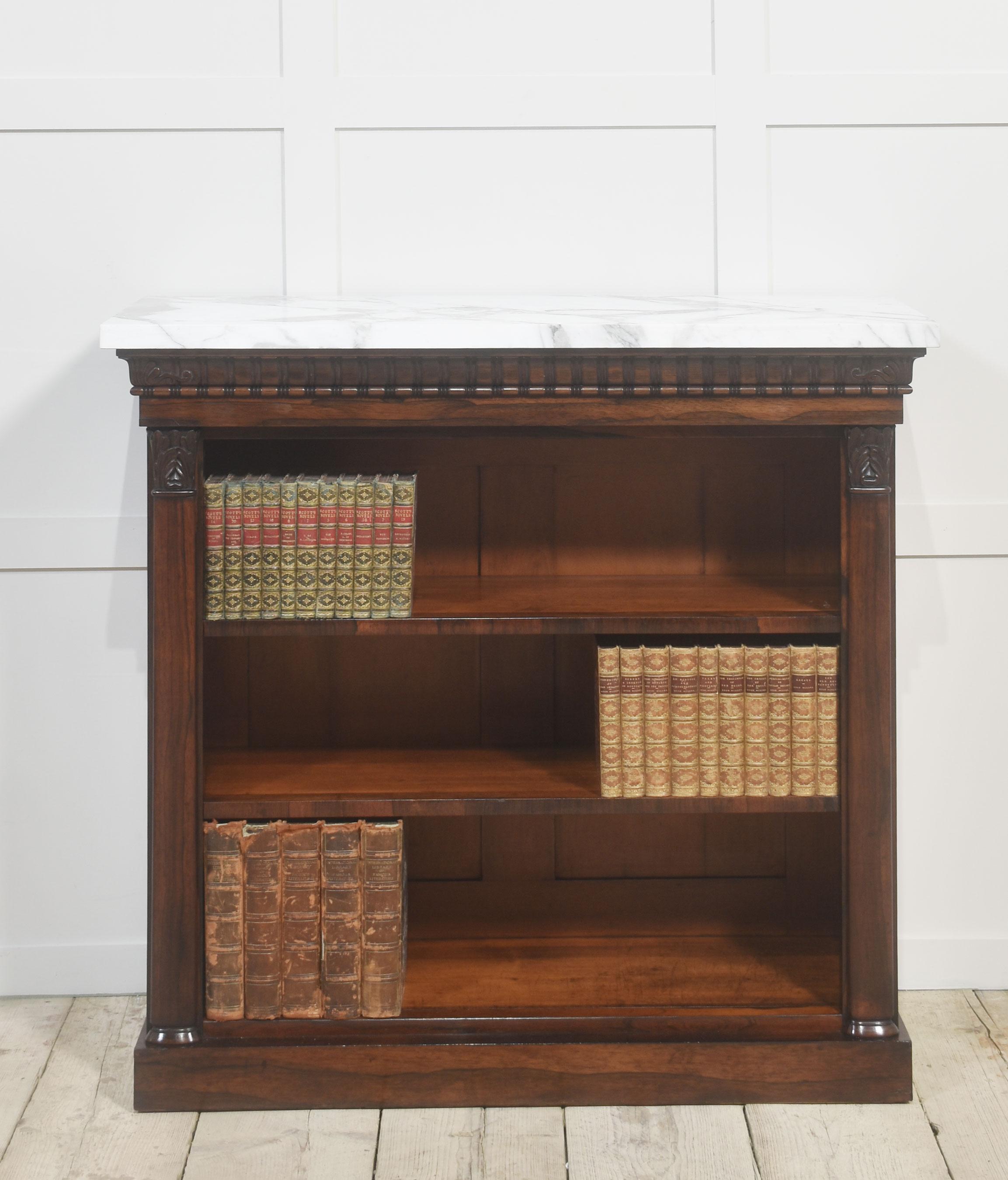 Offenes Regency-Bücherregal (19. Jahrhundert) im Angebot