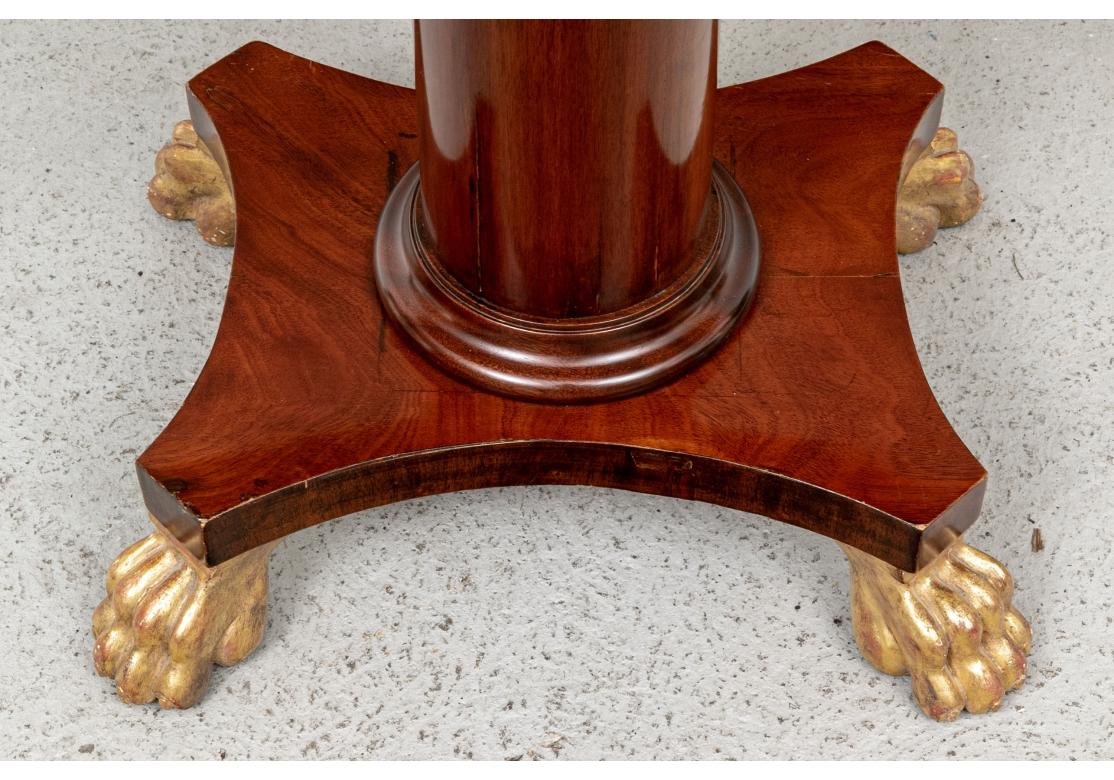 Ovaler Mahagoni-Tisch im Regency-Stil  (Vergoldet) im Angebot