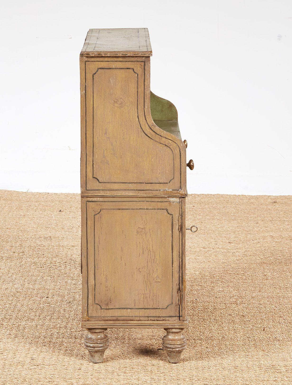 Legno Libreria con mobile dipinto Regency in vendita