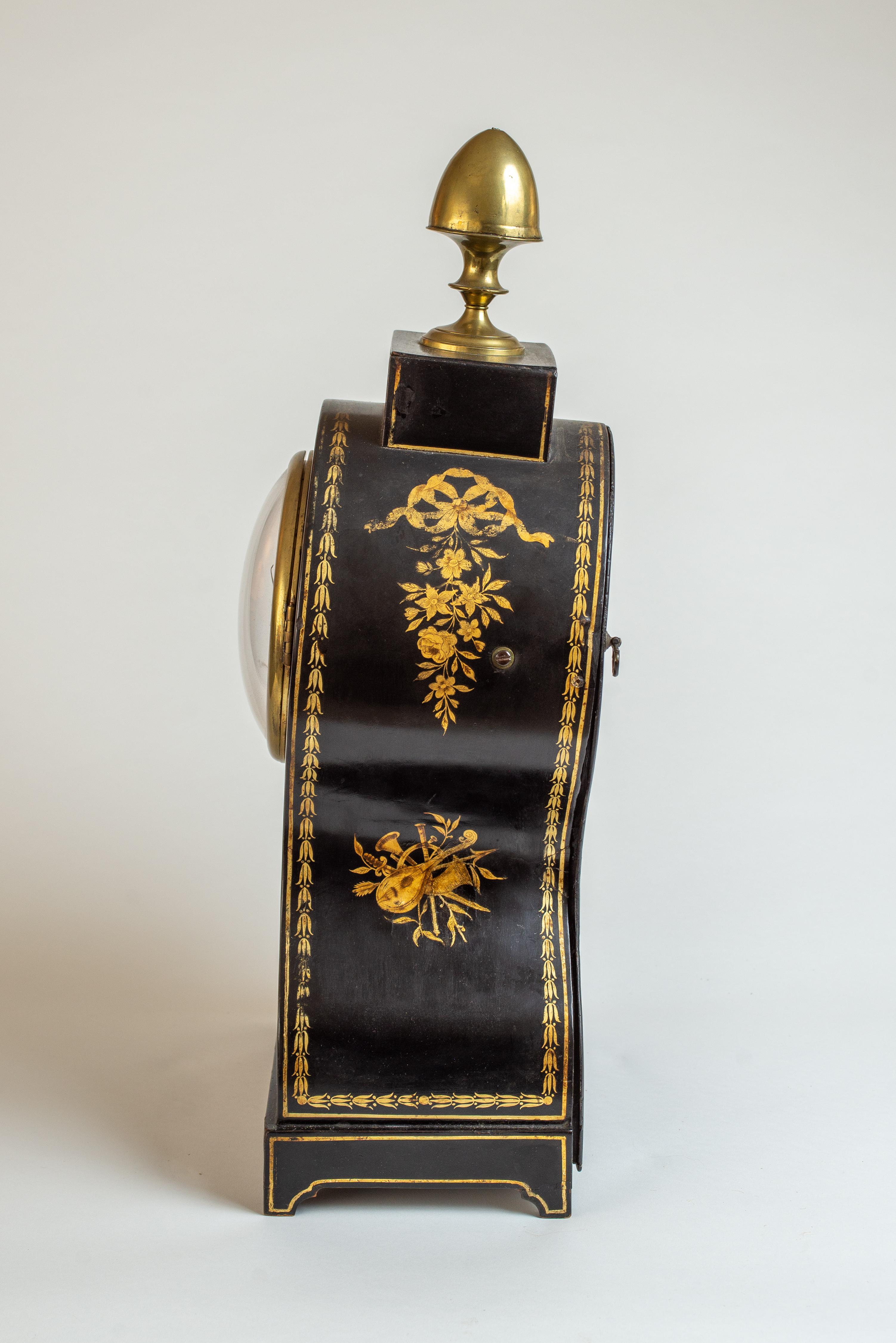 XIXe siècle Pendule de cheminée de style Régence peinte en papier mâché en vente