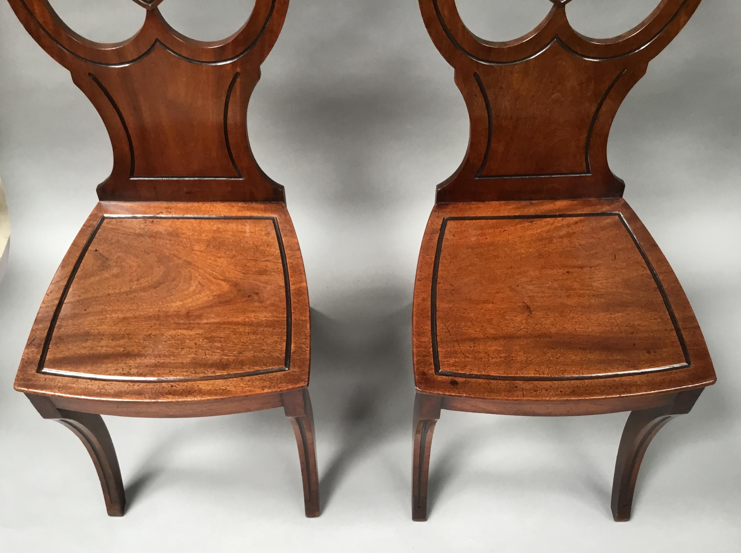 Regency Pair of Mahogany Hall Chairs In Good Condition For Sale In Moreton-in-Marsh, Gloucestershire
