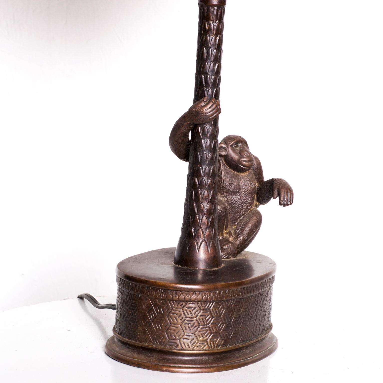 Hollywood Regency Bronze Palm Tree Monkey Table Lamp Maitland Smith Asia 1970s In Good Condition In Chula Vista, CA