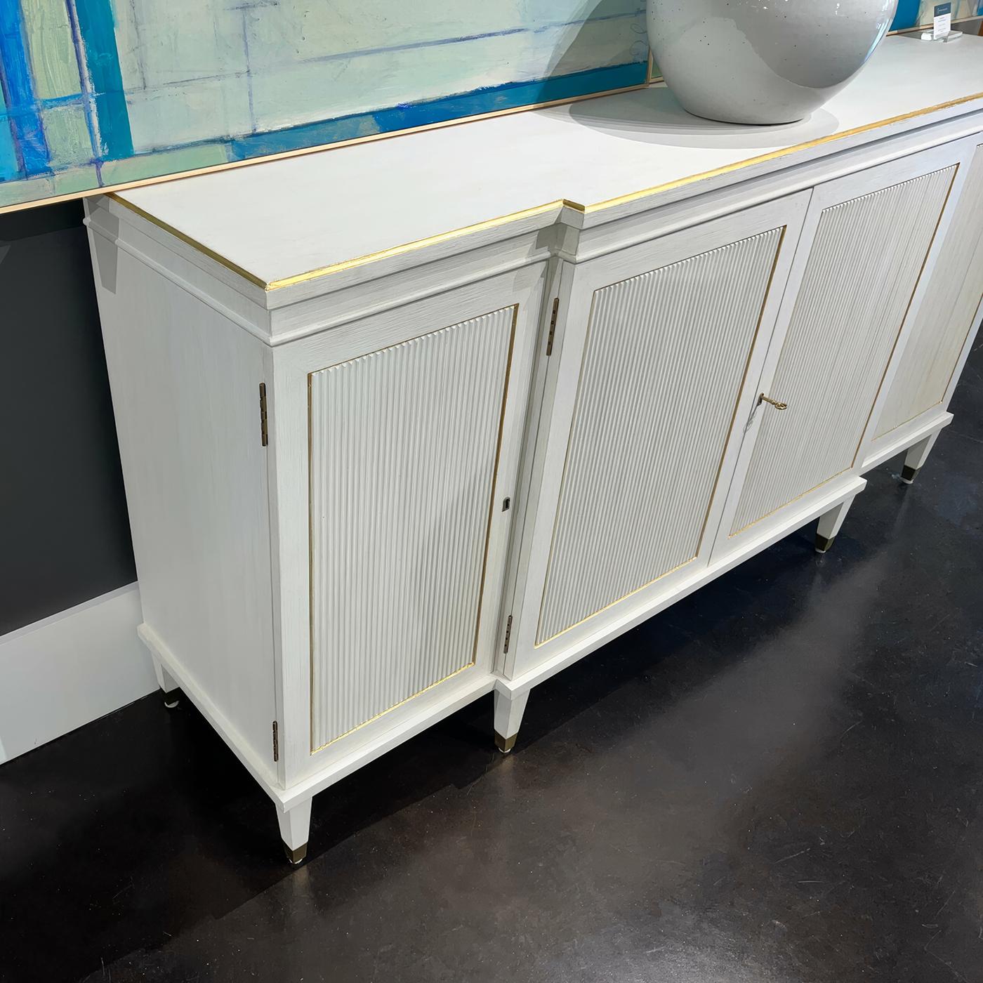 Regency Parcel Gilt Credenza In New Condition For Sale In Westwood, NJ