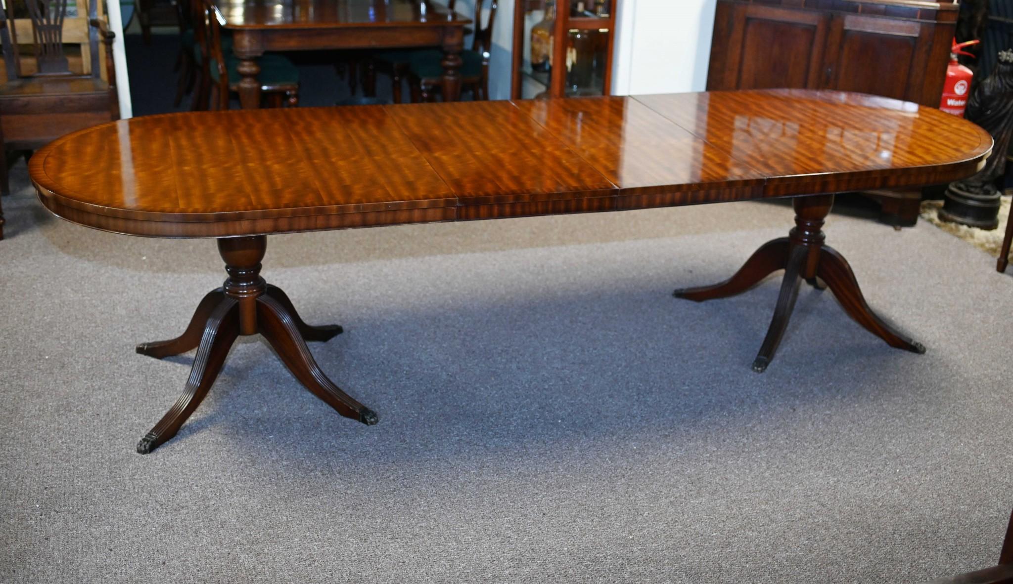 Regency Pedestal Dining Set Hepplewhite Chairs Extending Table In Good Condition In Potters Bar, GB