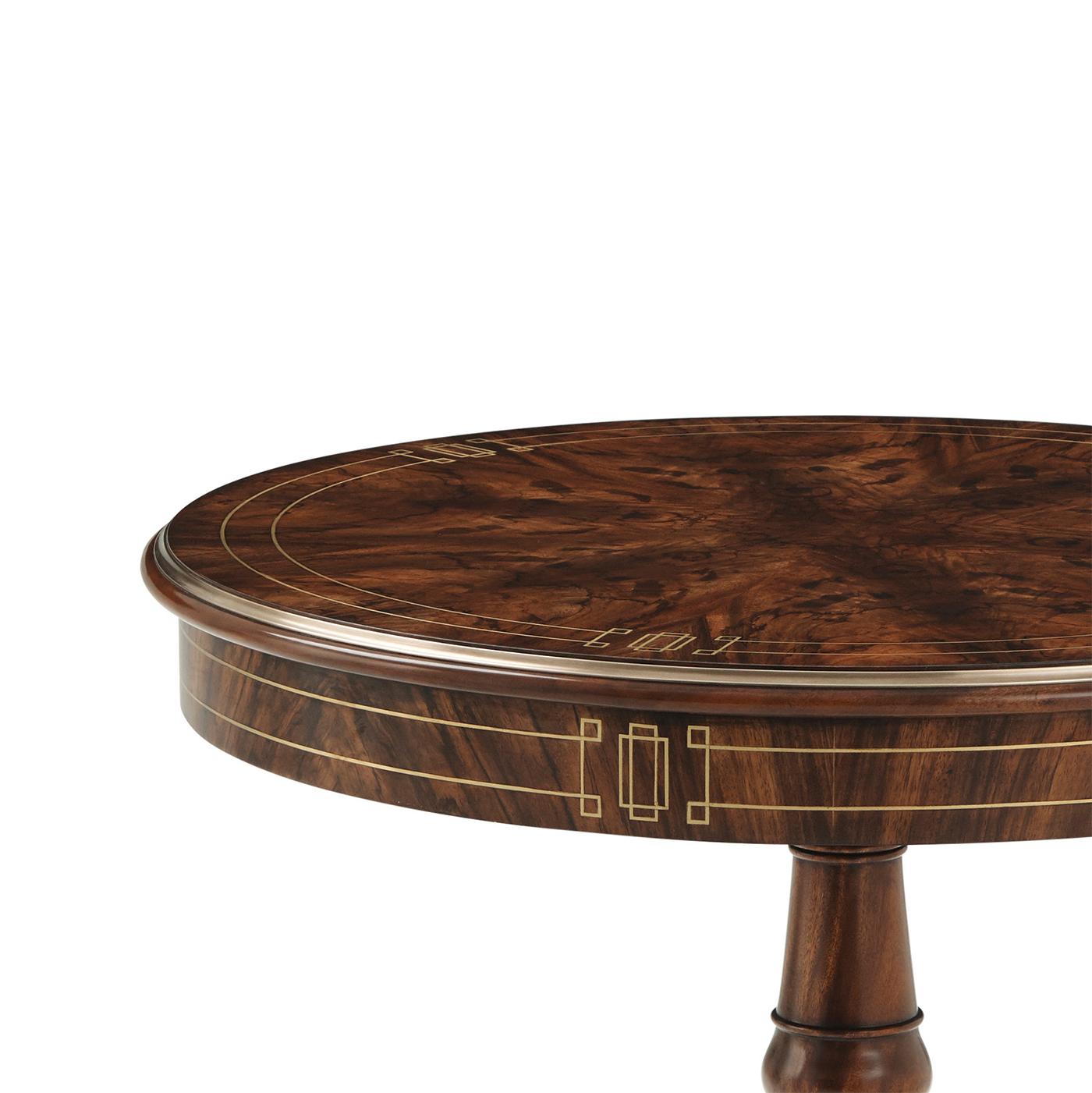 Vietnamien Table d'appoint ronde à piédestal Regency en vente
