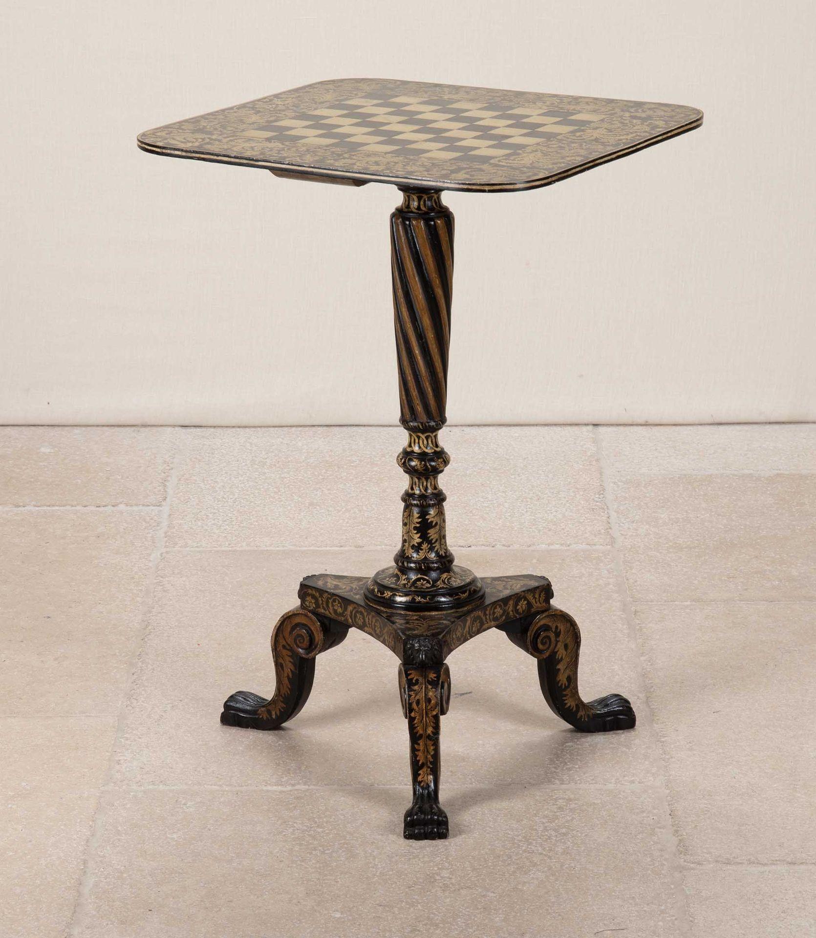 Inglese Tavolo da gioco tripode Regency Penwork in vendita