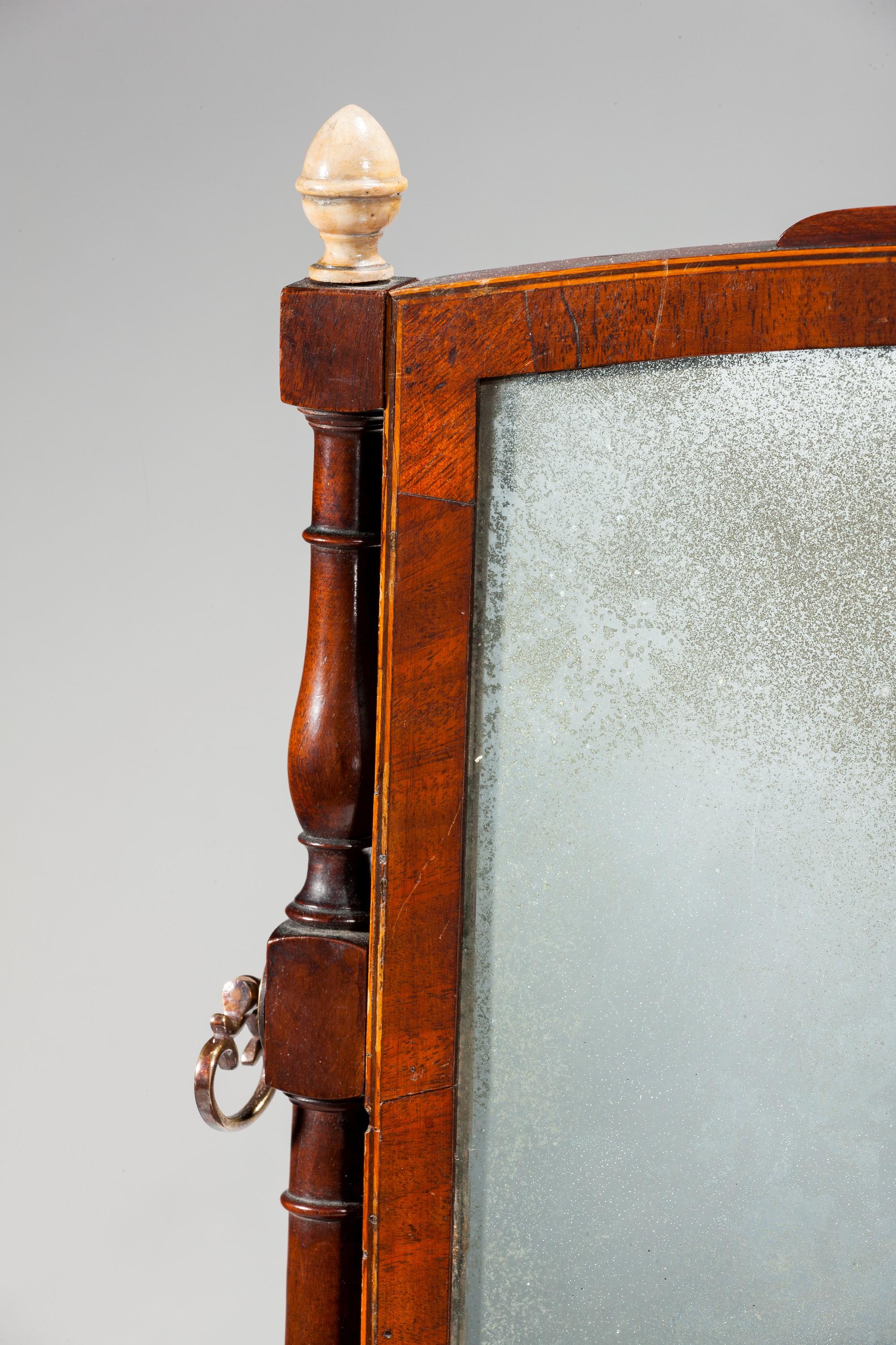 Regency Period Bow Fronted Dressing Mirror In Good Condition In Peterborough, Northamptonshire